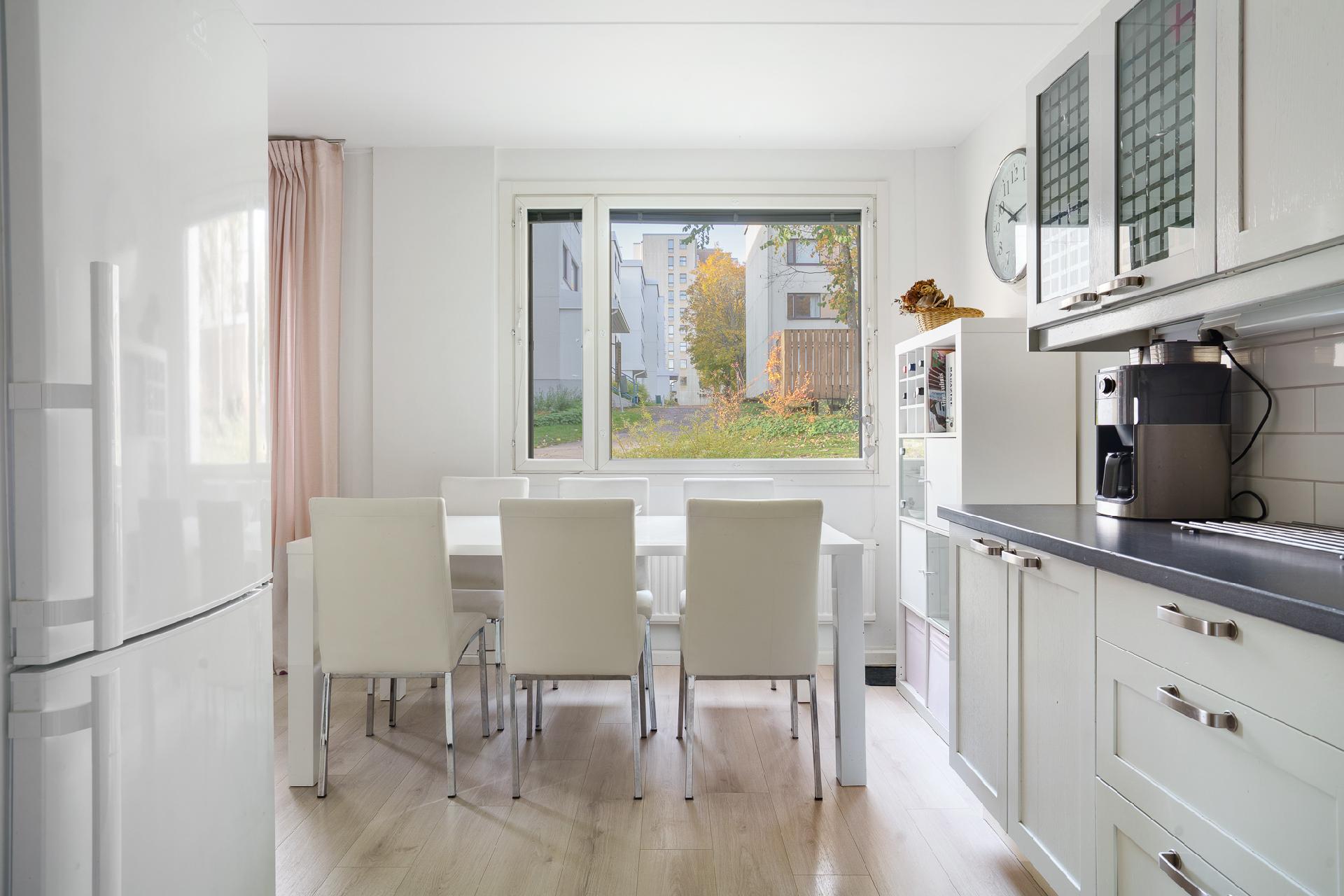 Maininkitie 12, Kivenlahti, Espoo