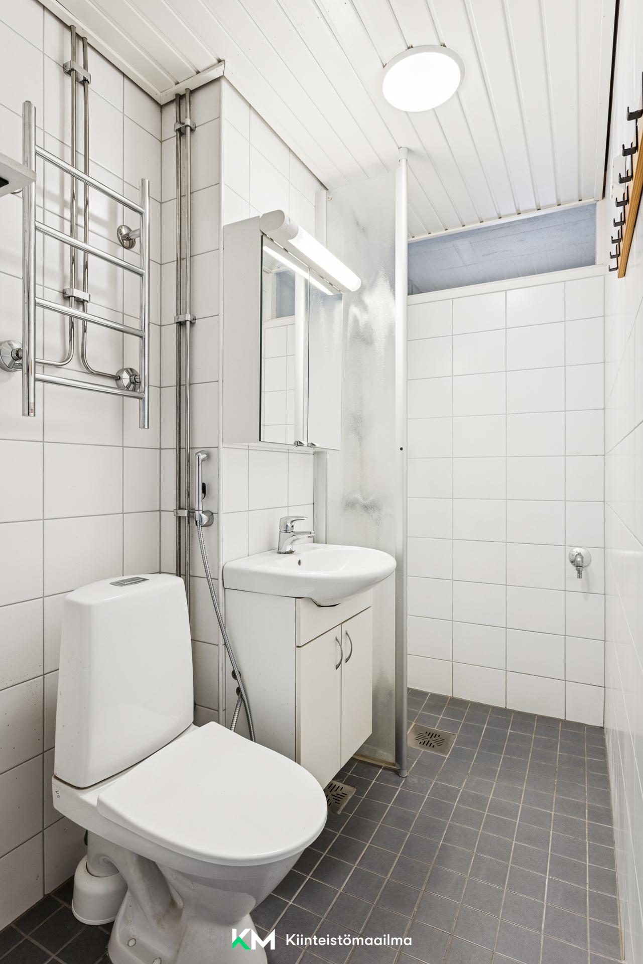 Kylpyhuone uusittu linjasaneerauksen yhteydessä