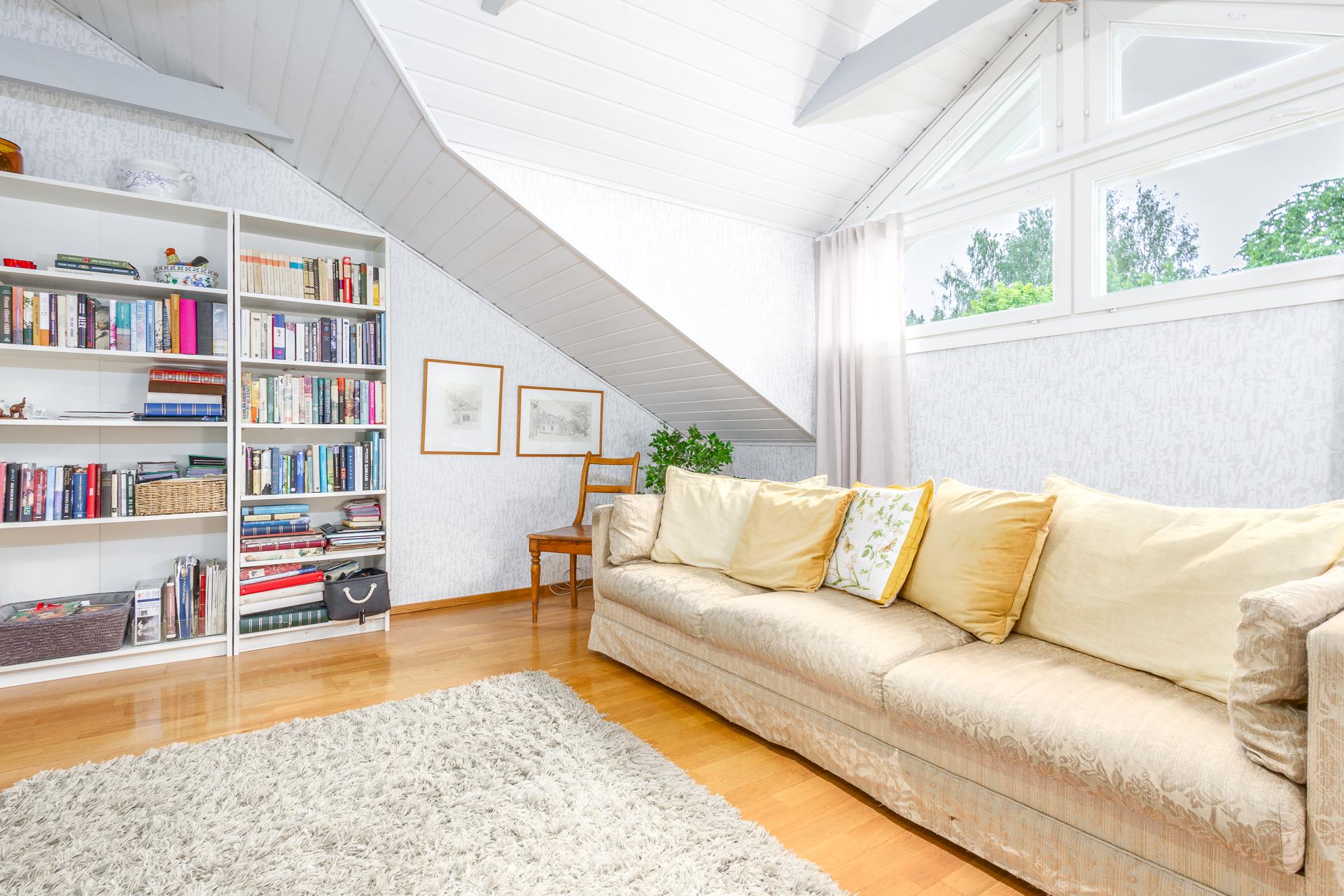 Mh3/Yläkerran tv-huone