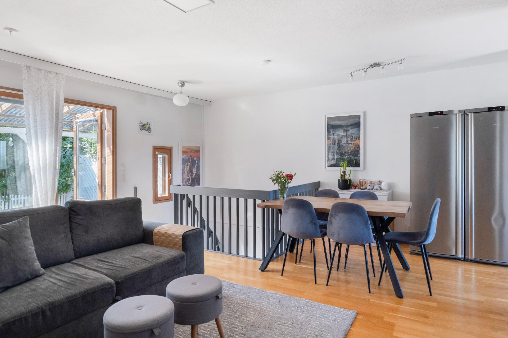 Olohuone ja ruokailutila