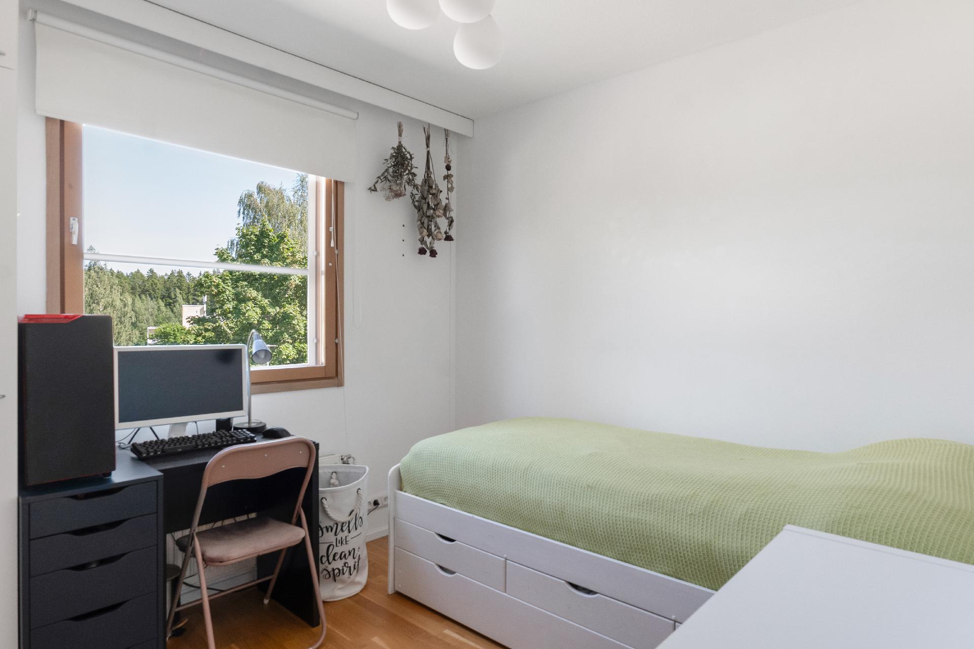 Yläkerran makuuhuone