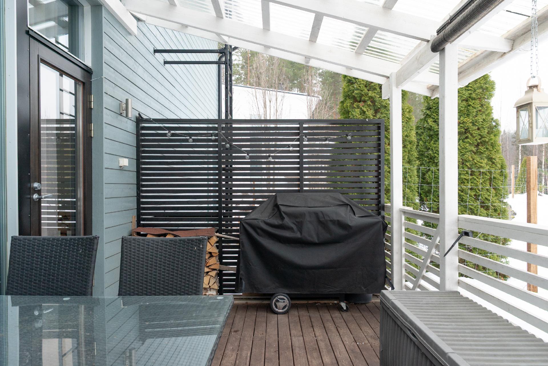 valokatettu oleskelualue