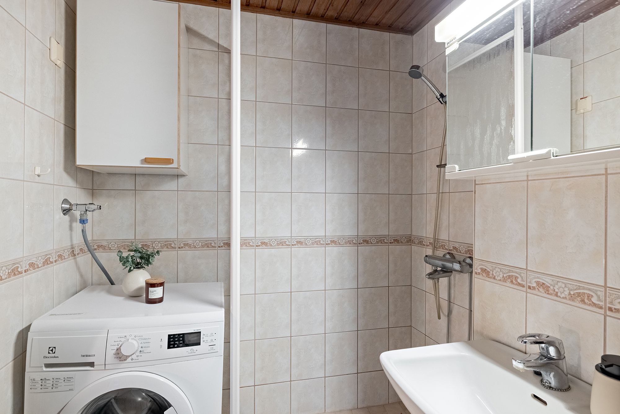 Valtatie 73, Itä-Tuira, Oulu