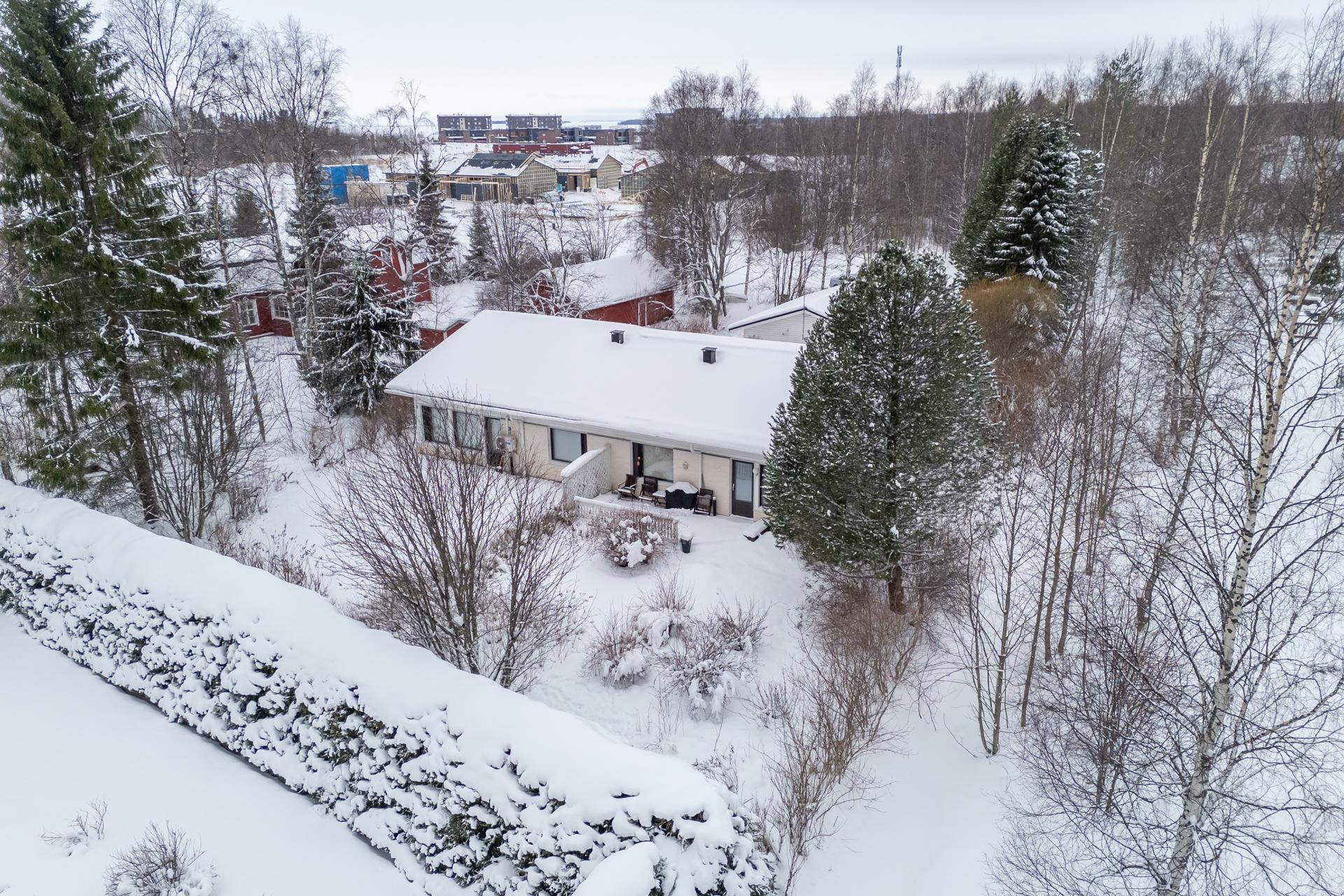 Leppiojankuja 4, Herukka, Oulu