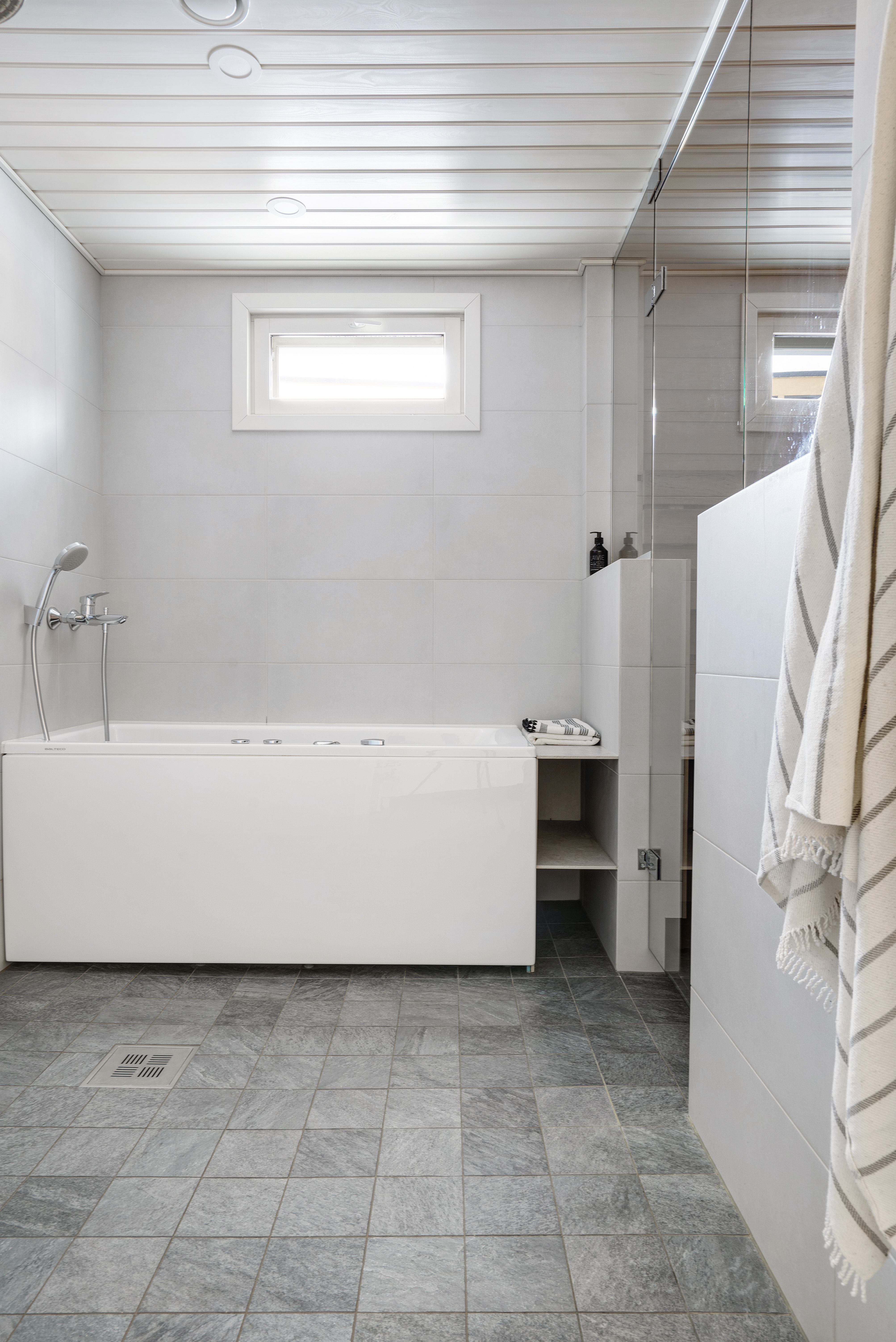Oravatie 7, Nöykkiö, Espoo
