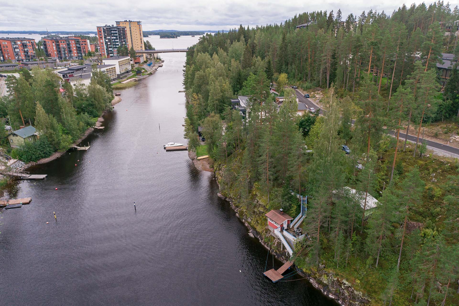 Näkymä sillalle