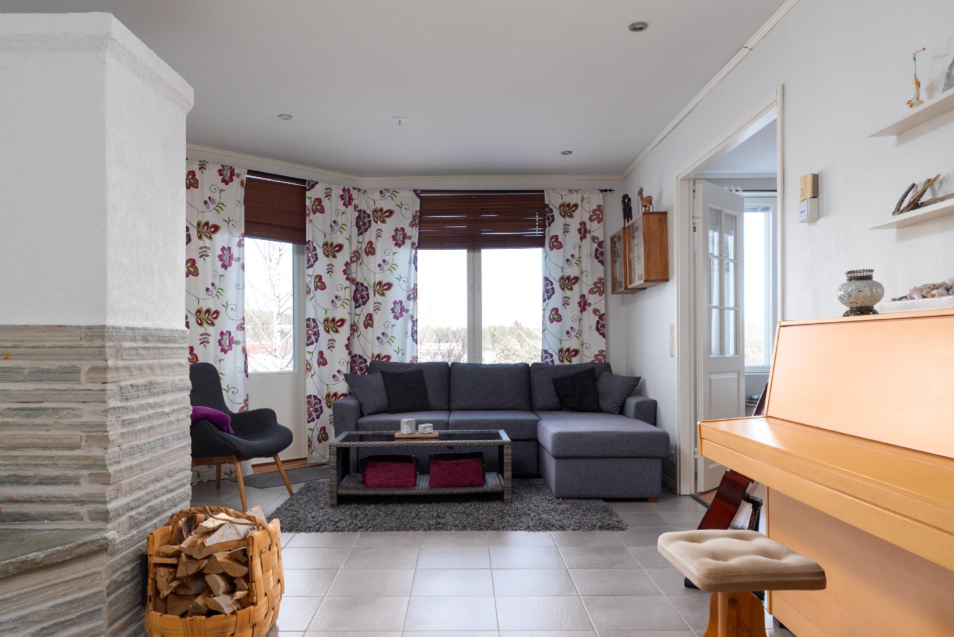 Alakerran takkahuone