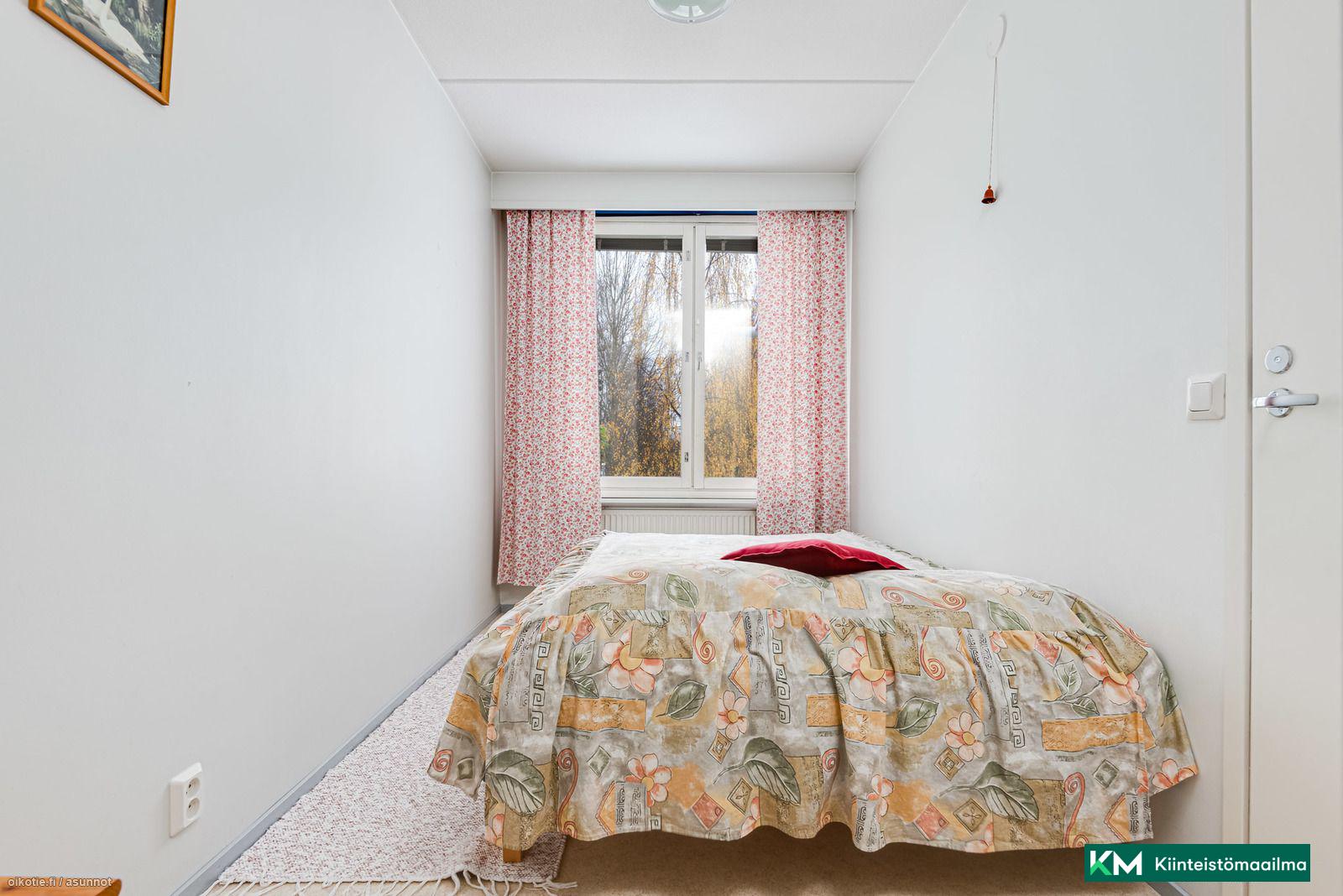 Jatulikivenkatu 8, Maikkula, Oulu