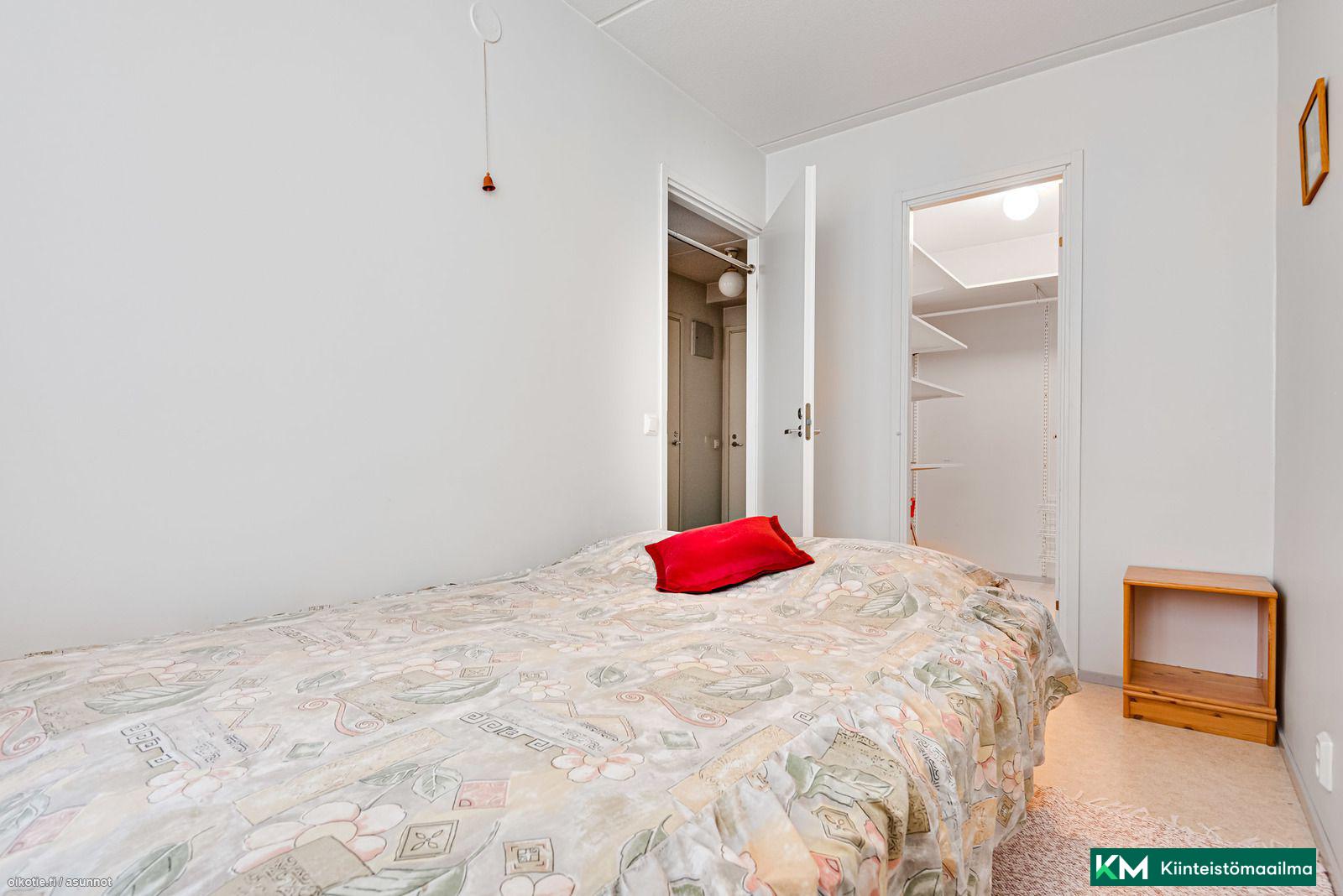 Jatulikivenkatu 8, Maikkula, Oulu