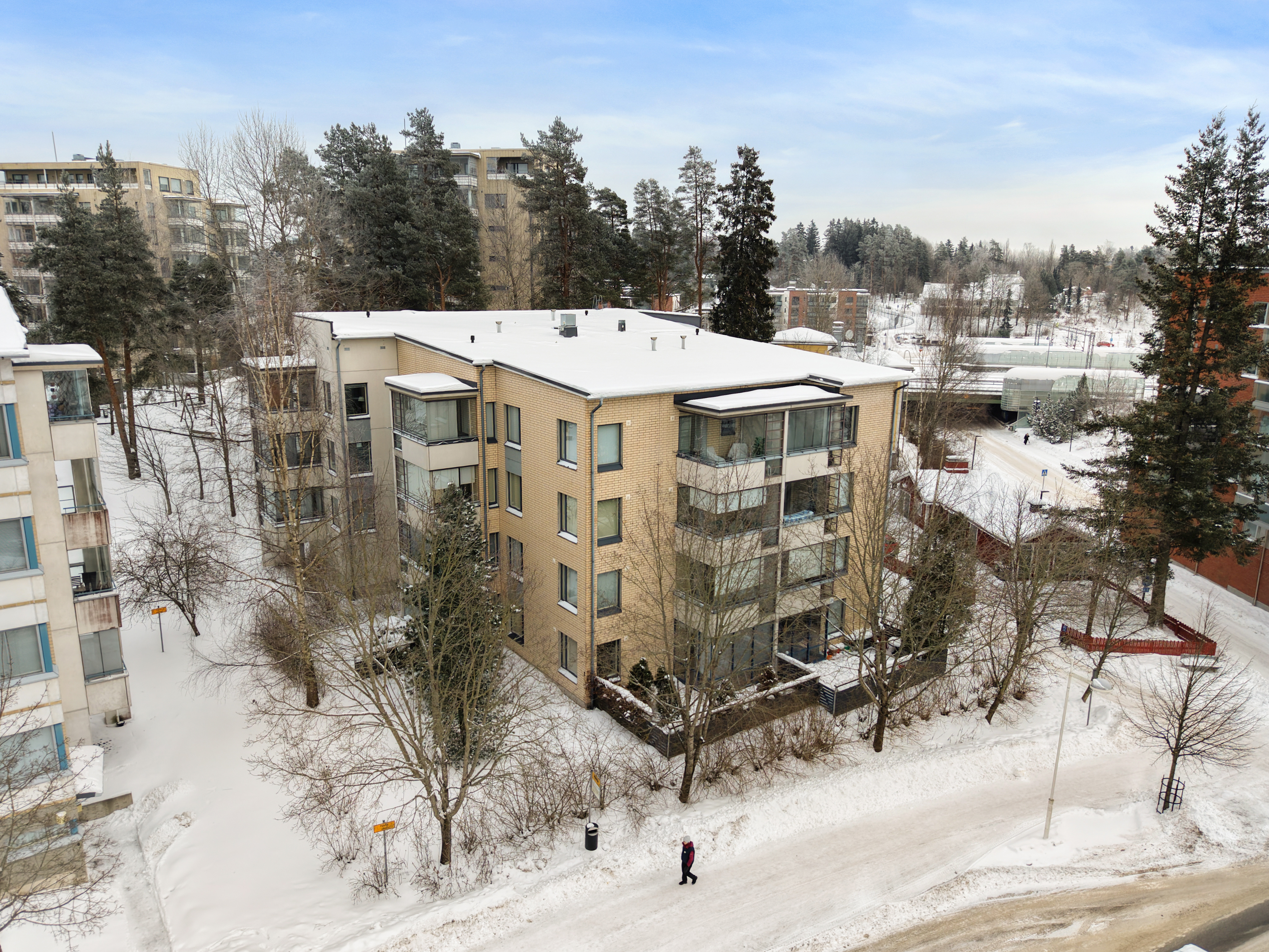 Loistava sijainti, kaikki palvelut ovat kävelyetäisyydellä!