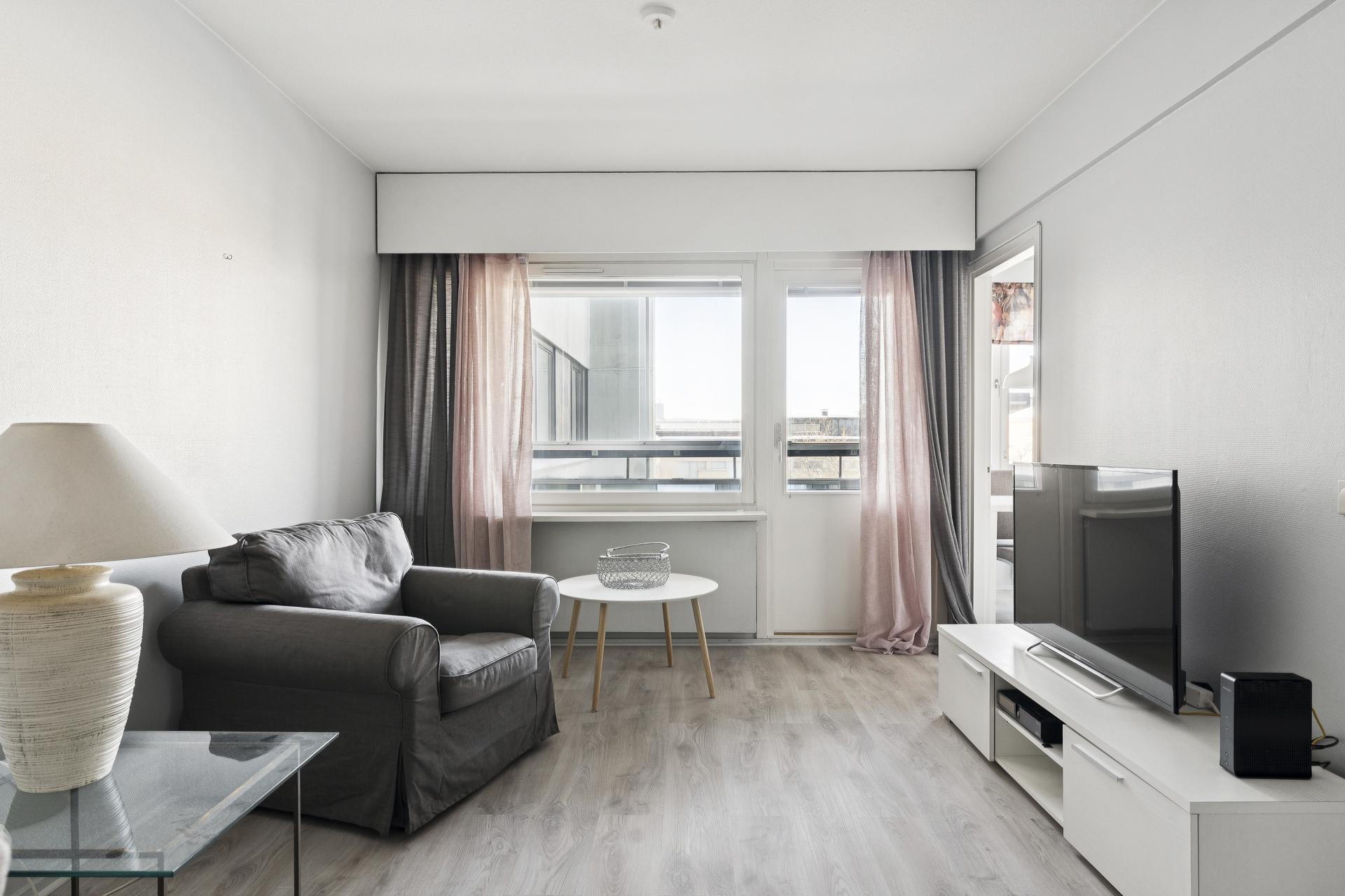 Olohuoneesta käynti parvekkeelle