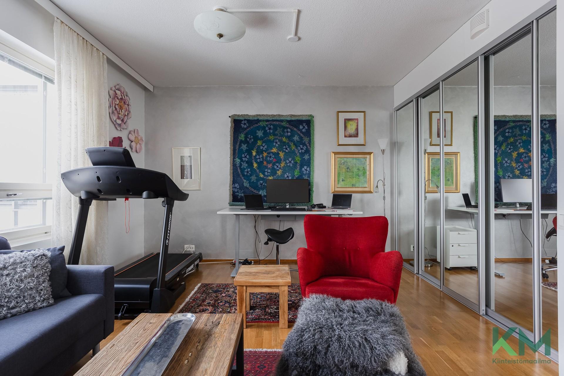 Kullaantie 3, Pirkkala