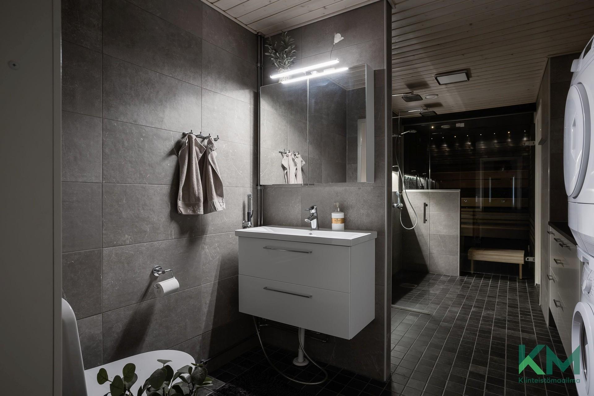 Kullaantie 3, Pirkkala