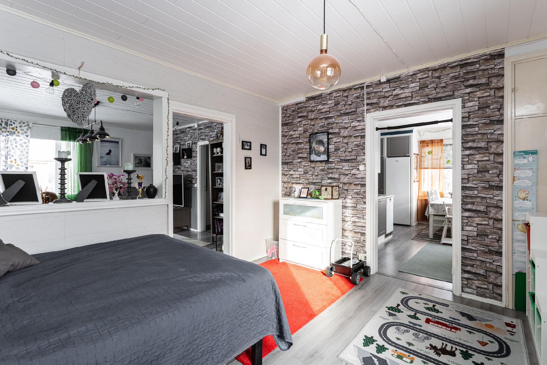 Keskikerroksen makuuhuone