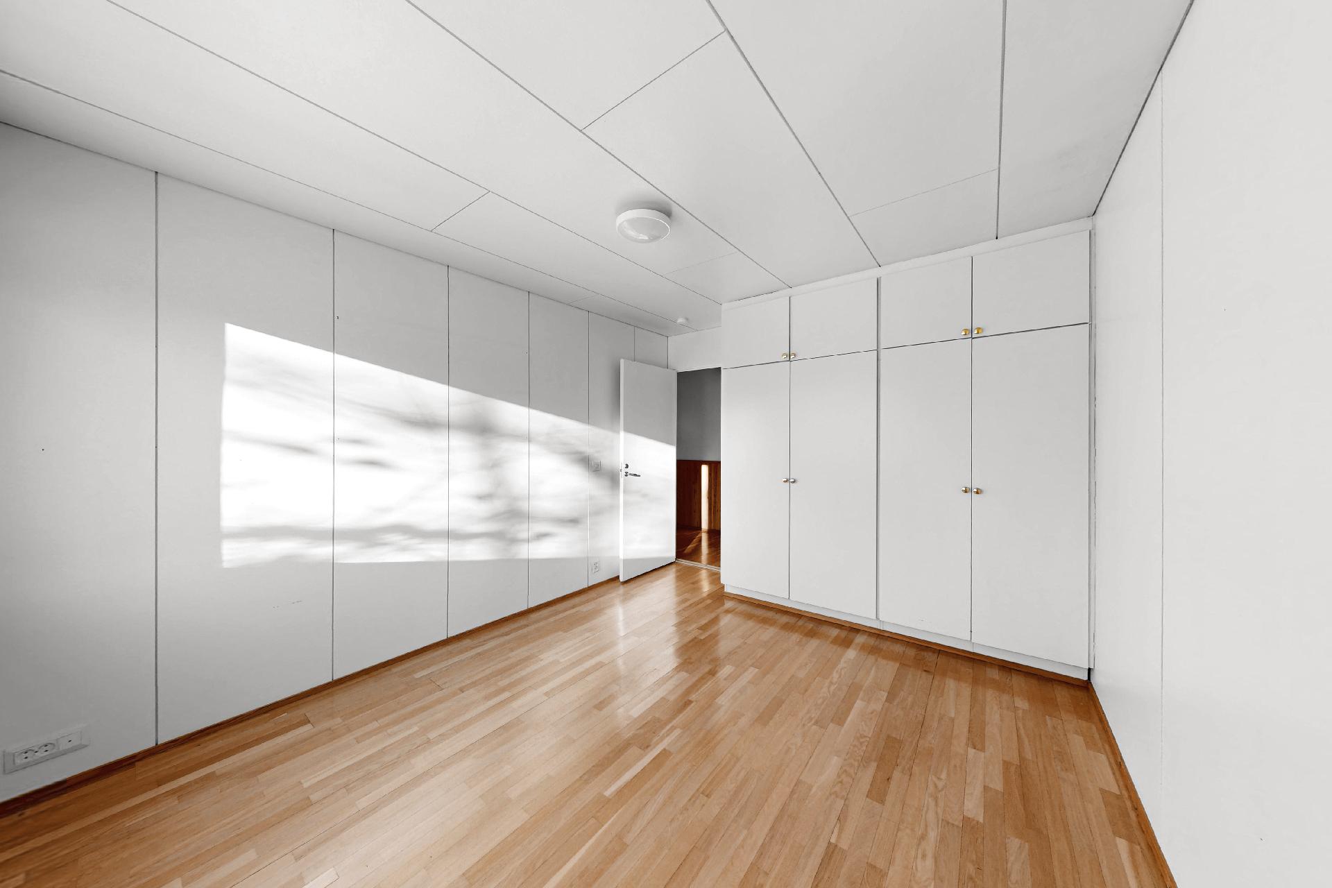 Makuuhuone 3 kaapistot