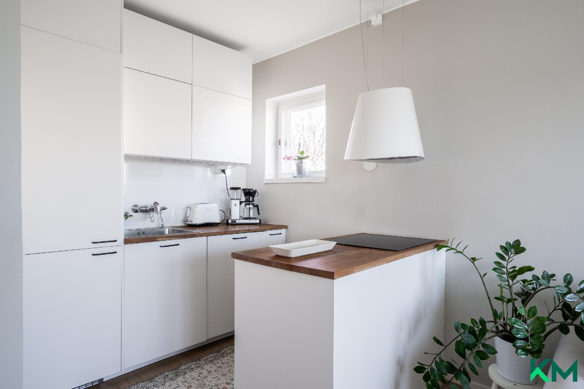 Avokeittiö saarekkeella