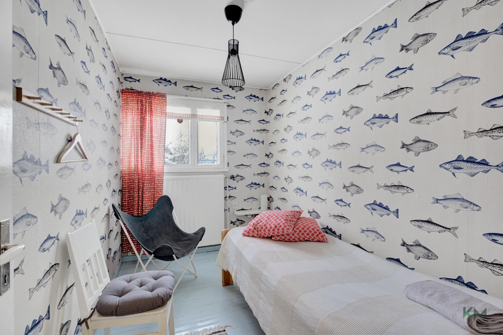 Lypsytie 12, Pello, Pello