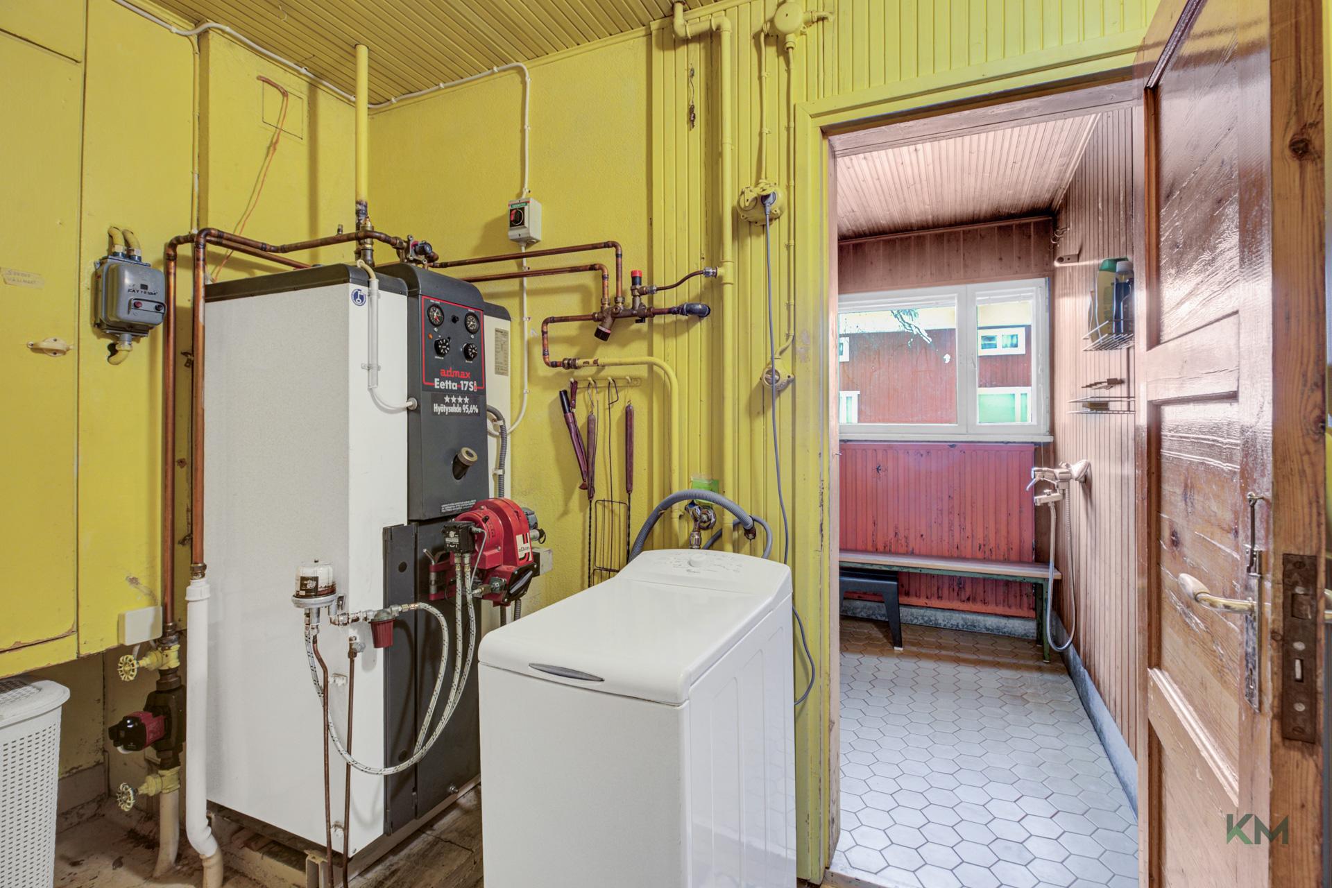 Lypsytie 12, Pello, Pello