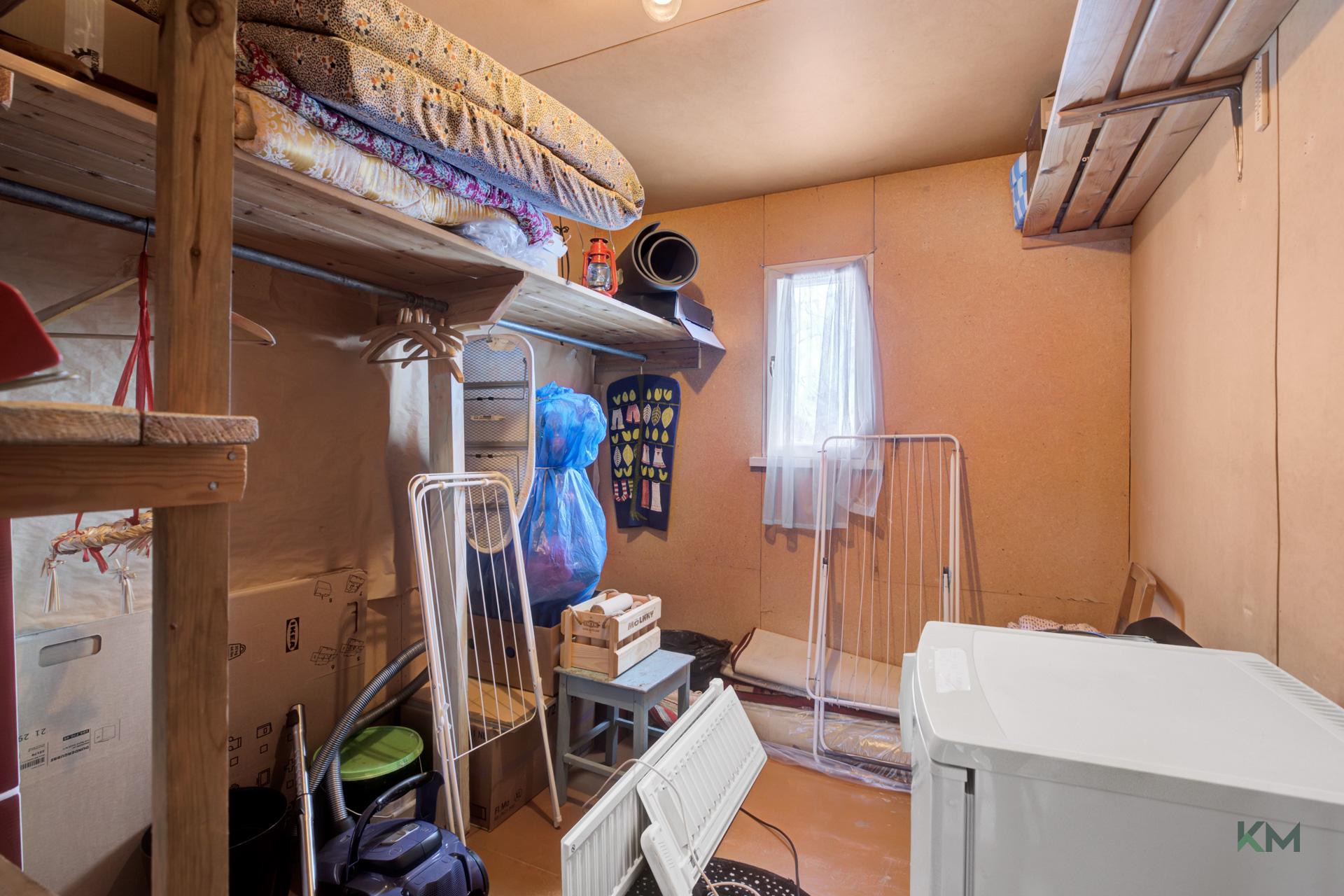 Lypsytie 12, Pello, Pello