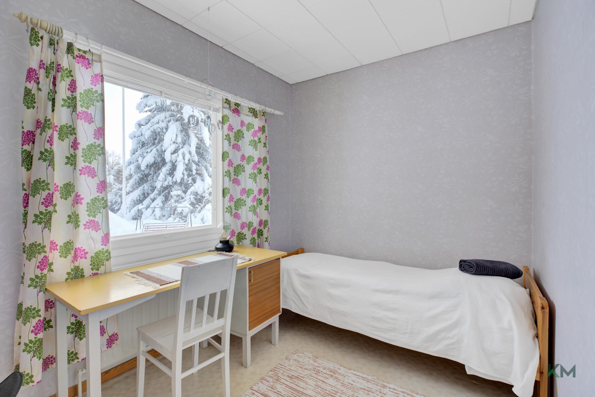 Lypsytie 12, Pello, Pello