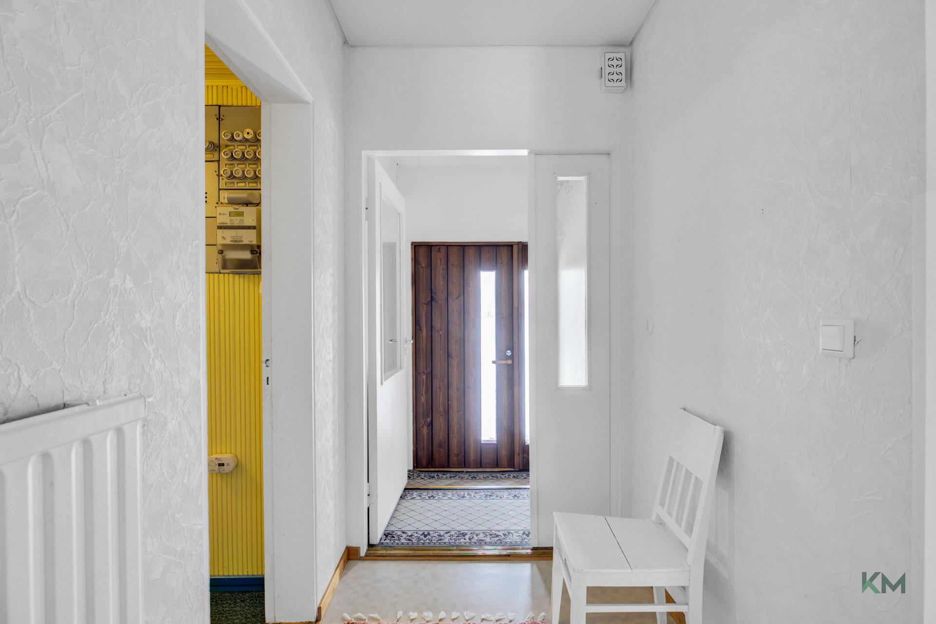 Lypsytie 12, Pello, Pello