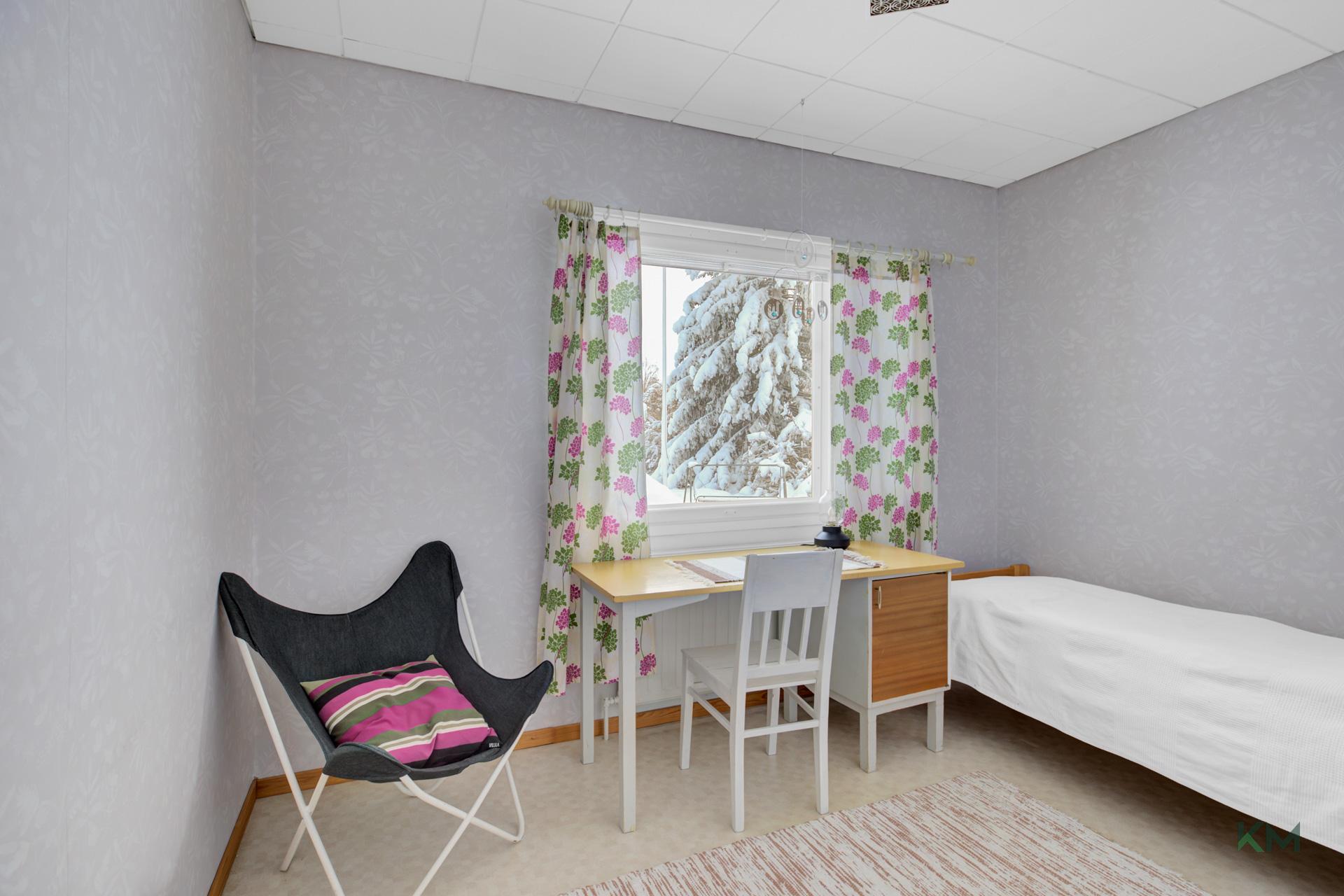 Lypsytie 12, Pello, Pello