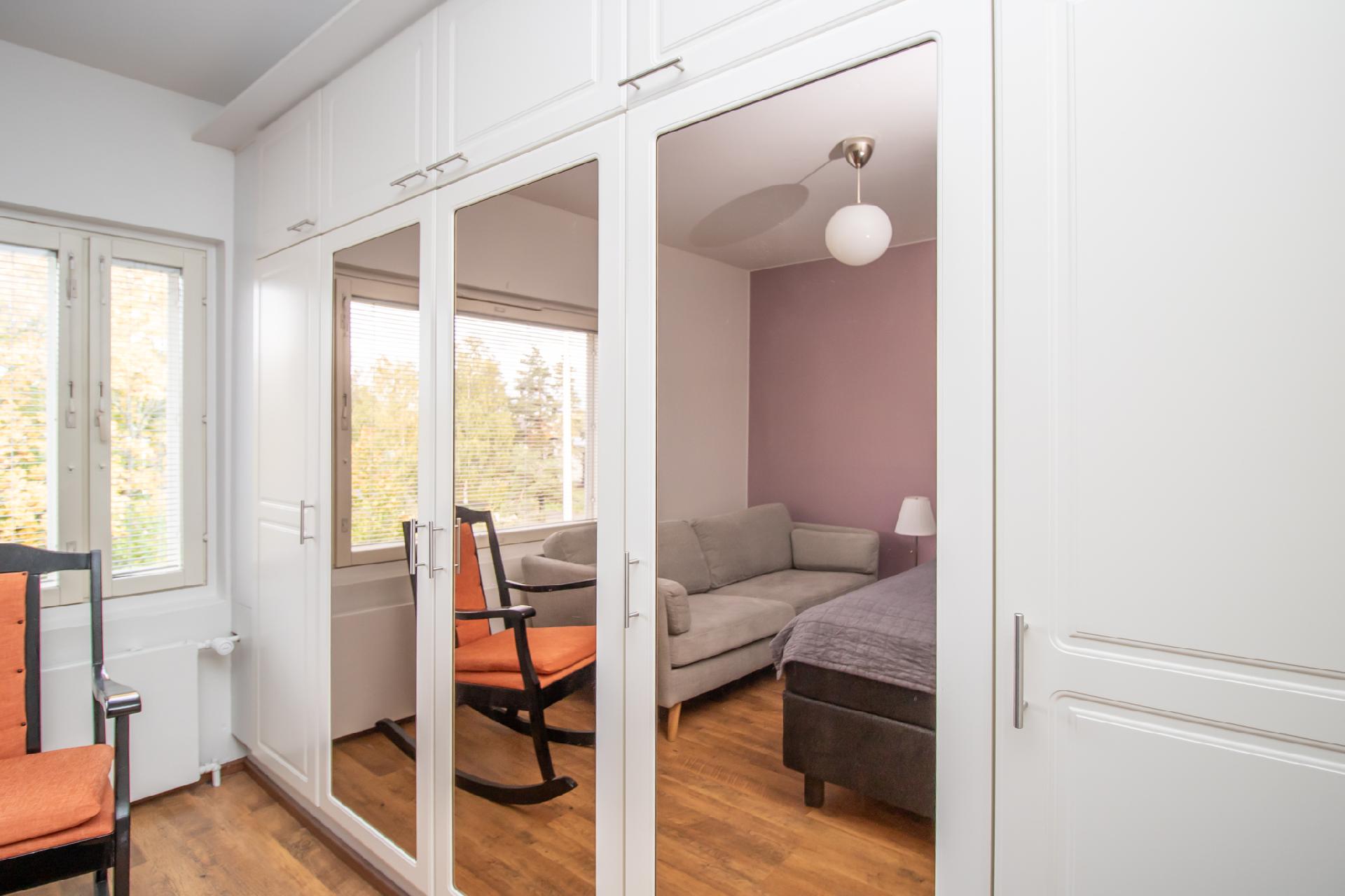 makuuhuoneen kaapisto