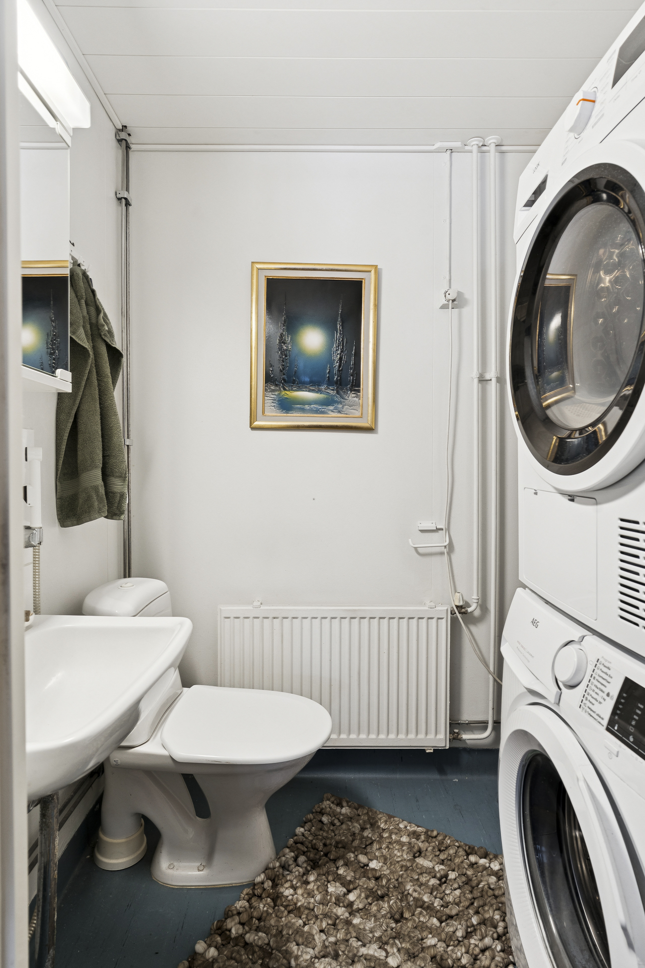 Erillinen wc alakerrassa