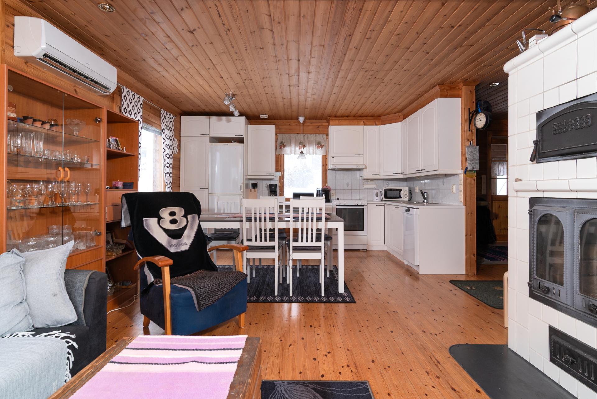 Rinnetie 28, Kuukkajärvi, Uurainen