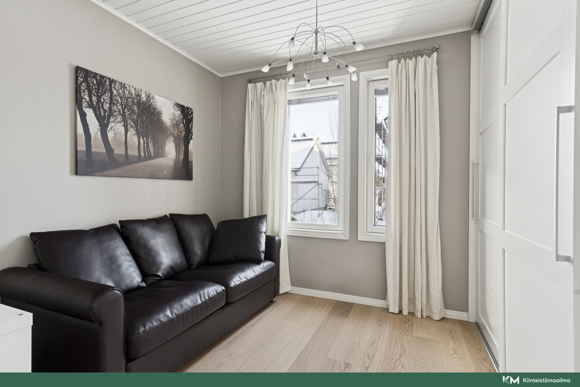 Alakerran makuu/työhuone