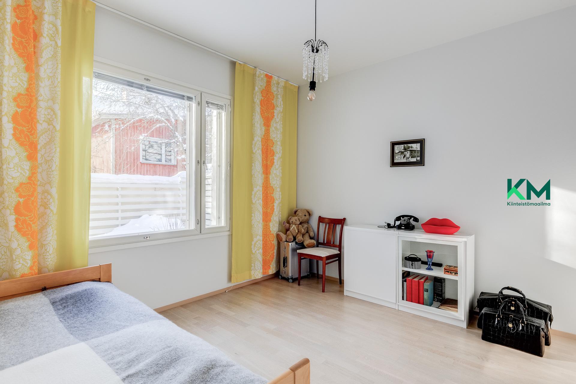 Sysimiehenpolku 12, Paloheinä, Helsinki