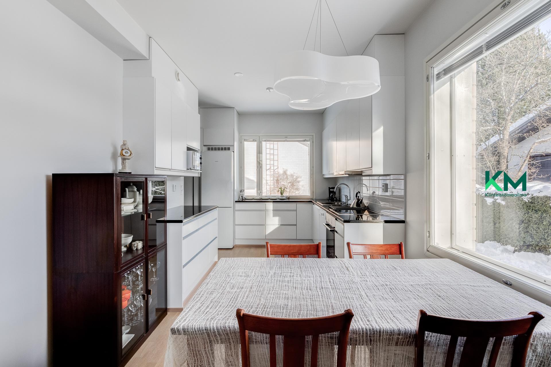 Sysimiehenpolku 12, Paloheinä, Helsinki