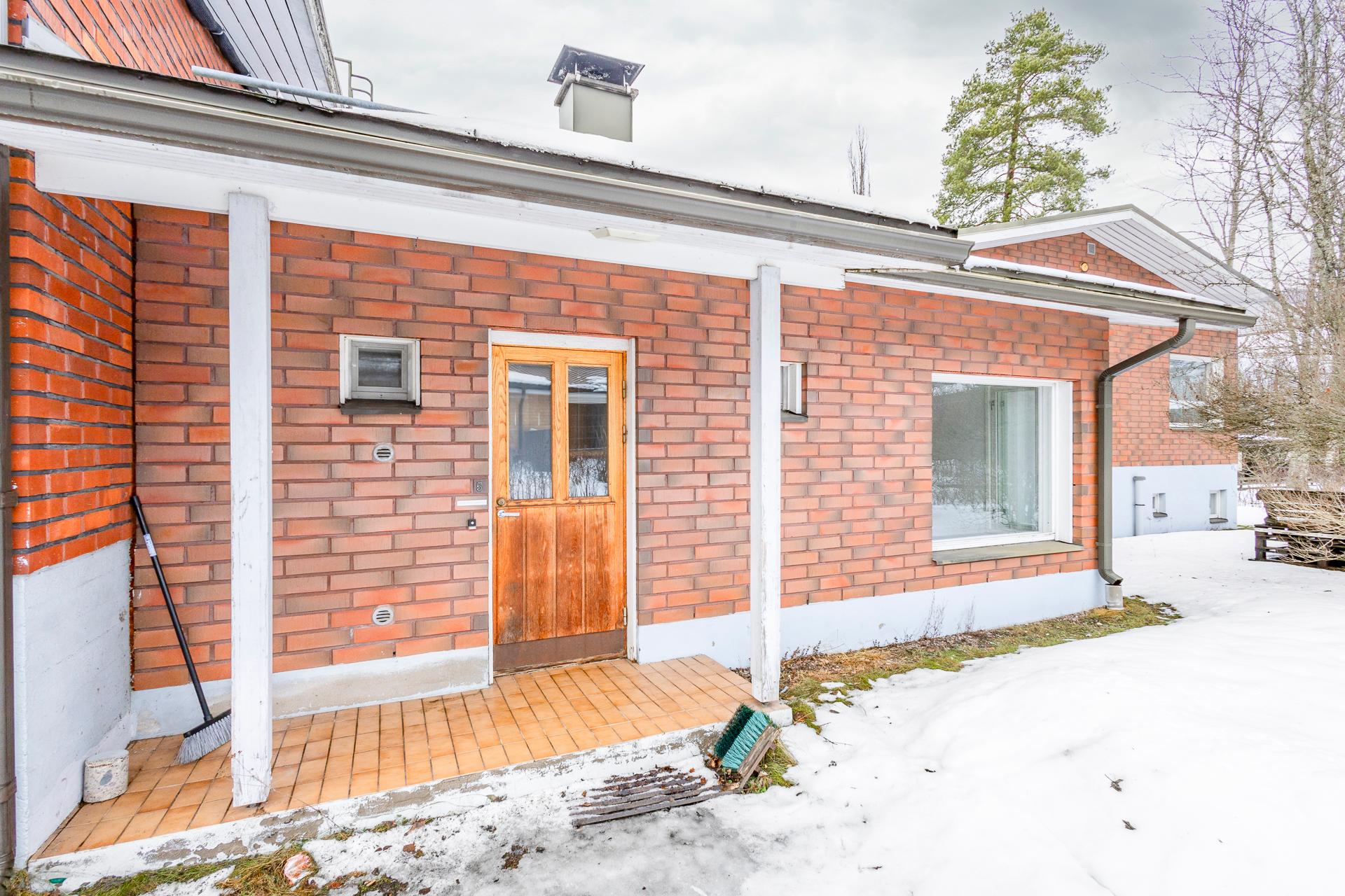 Nurmelankatu 27, Kirjavatolppa, Hyvinkää