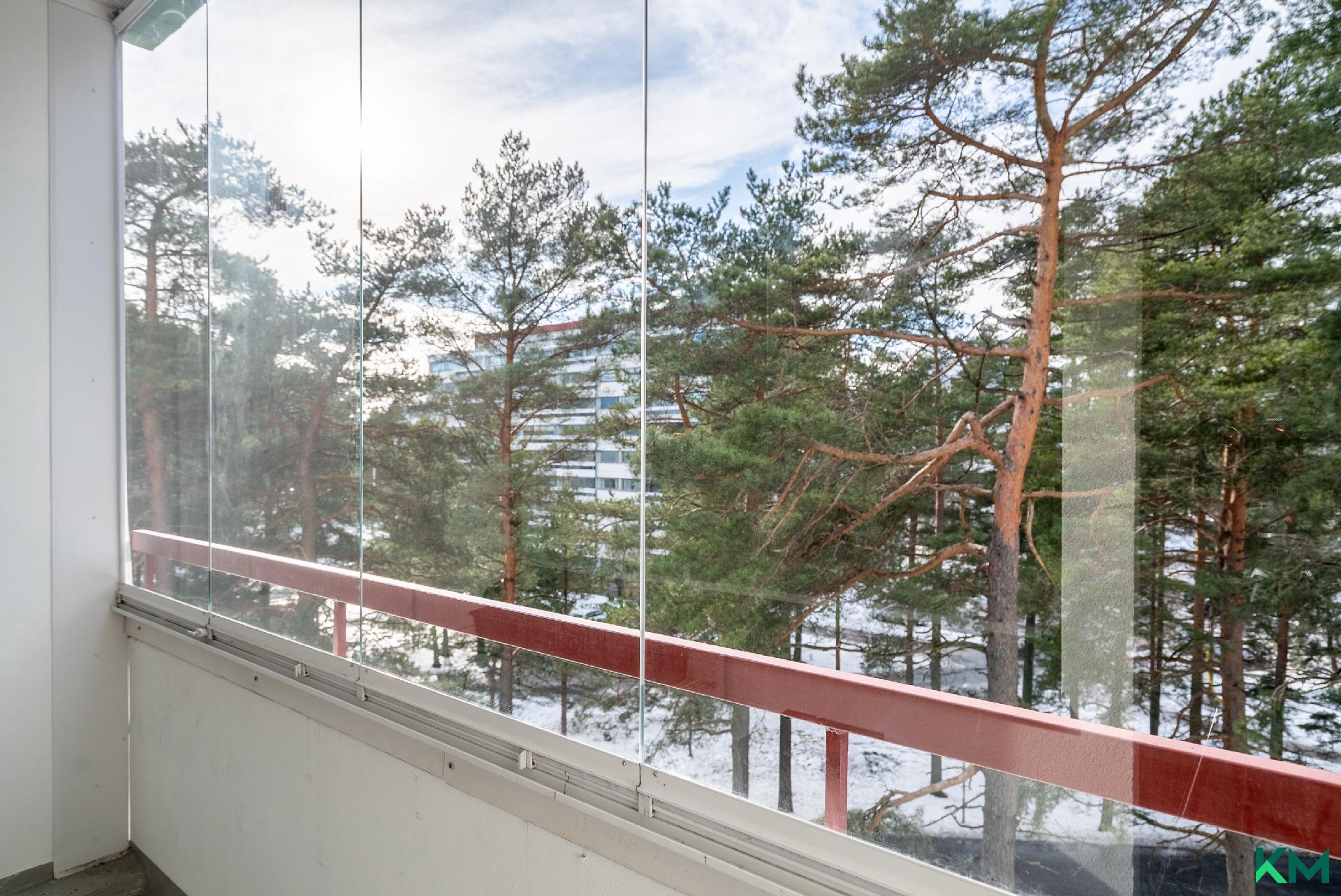 Parvekkeen luontonäkymää