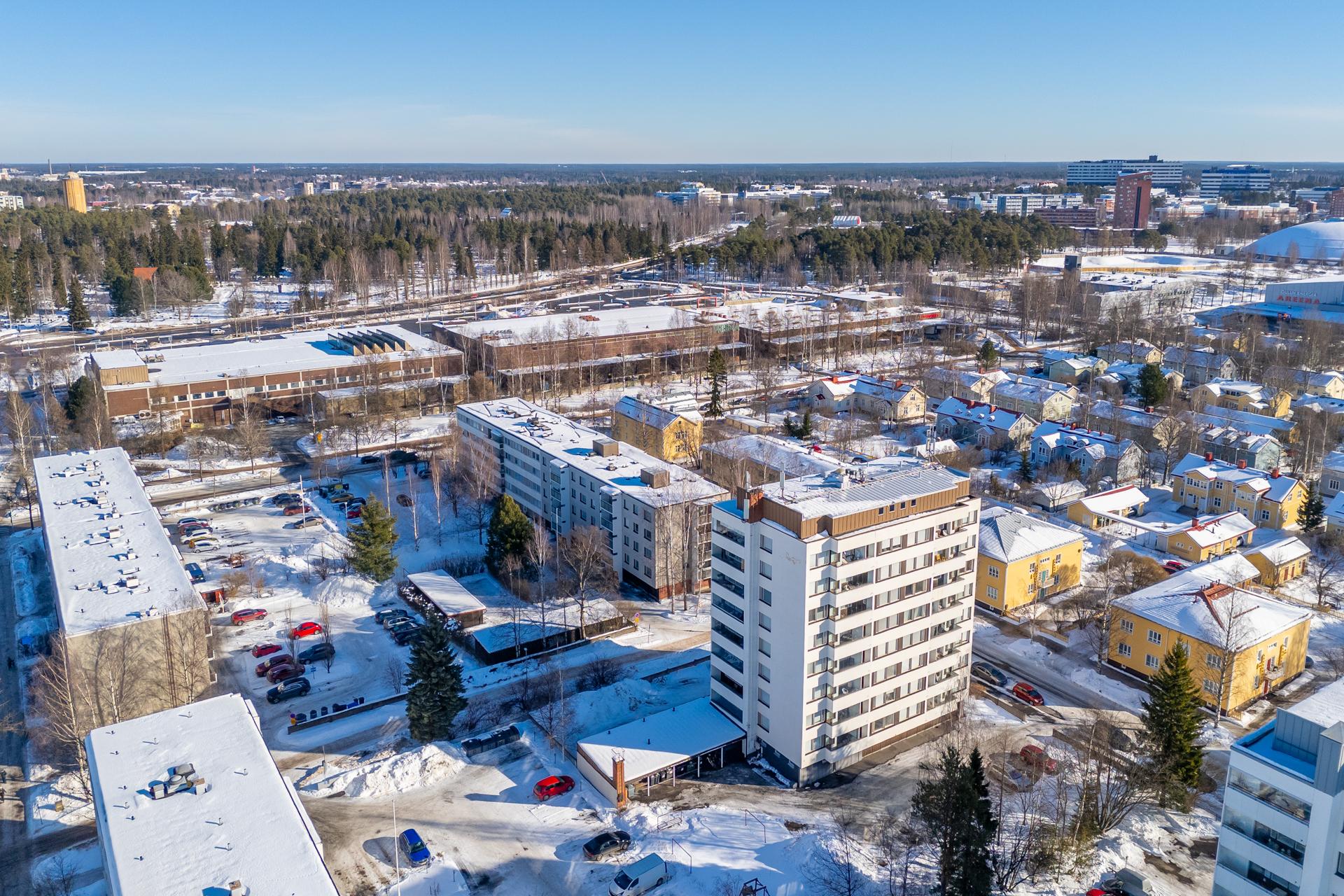 Hyvä sijainti Raksilan puutaloalueen vieressä