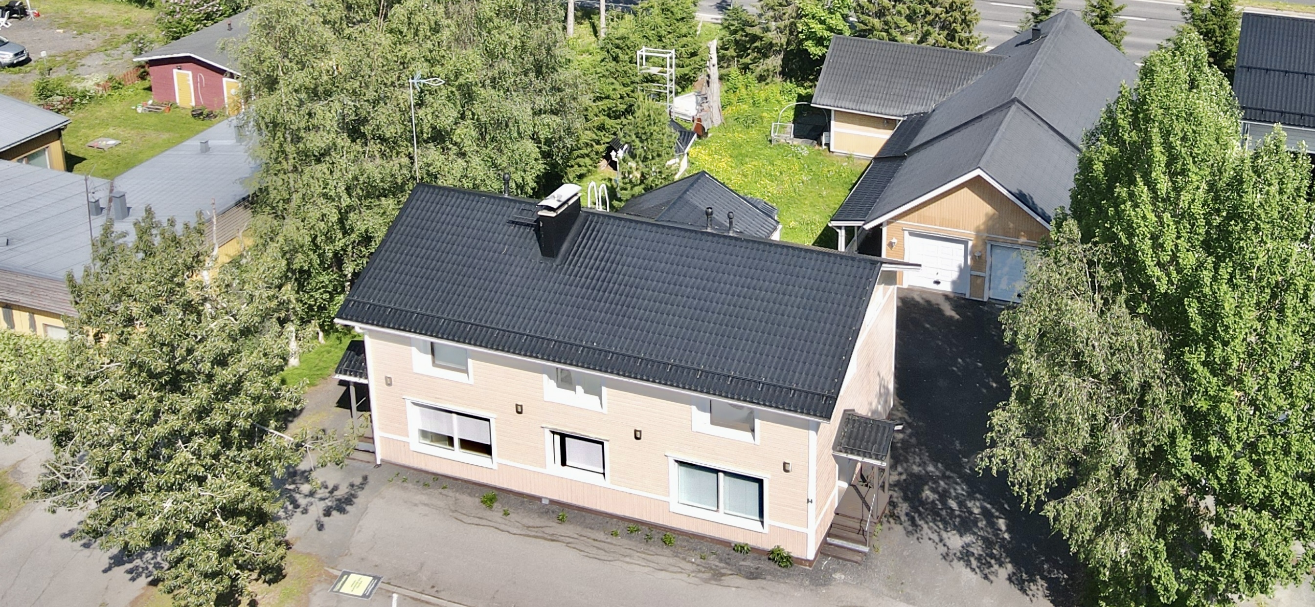 Kesällä vehreä ympäristö