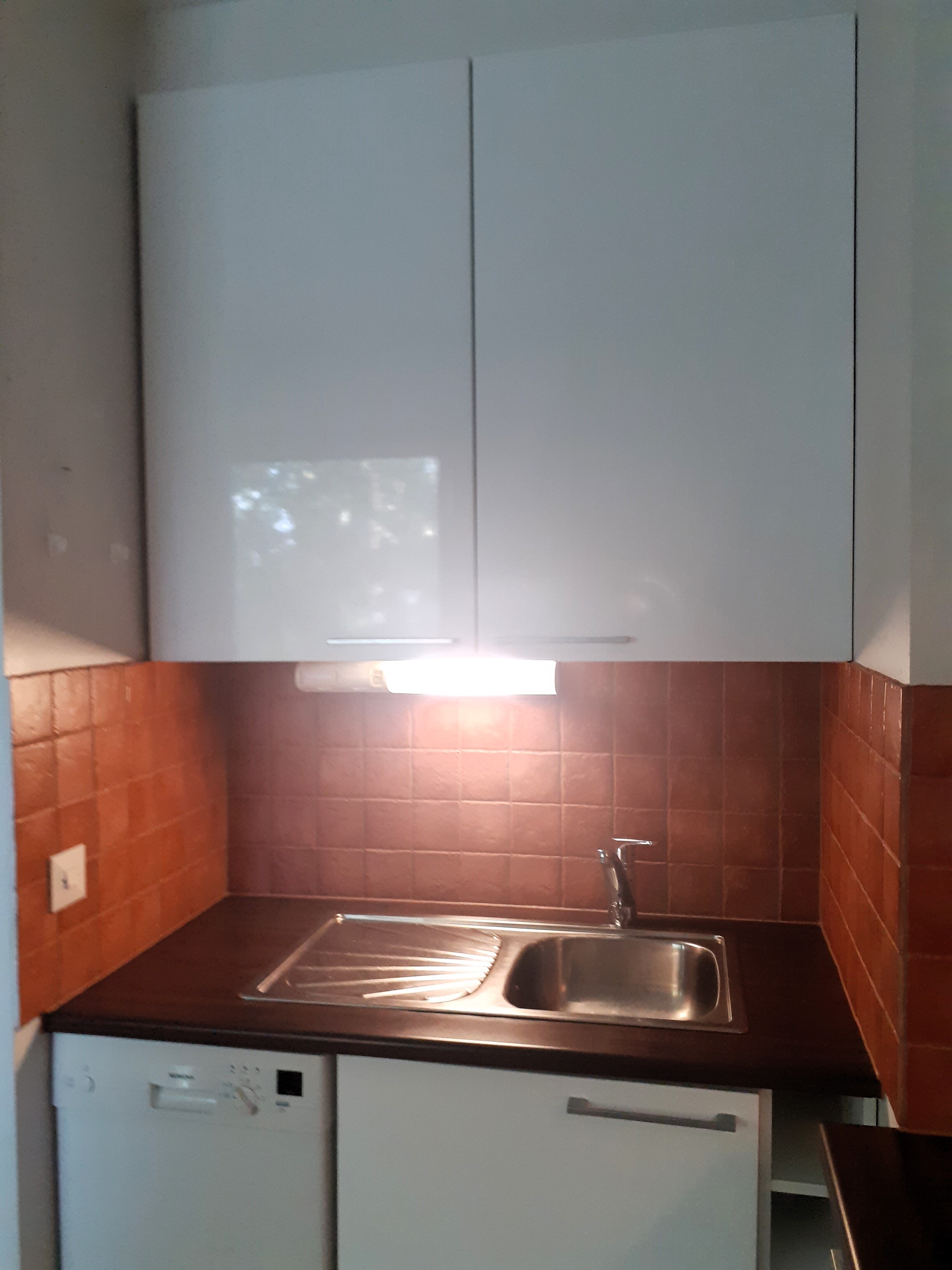 ikkunallinen avokeittiö