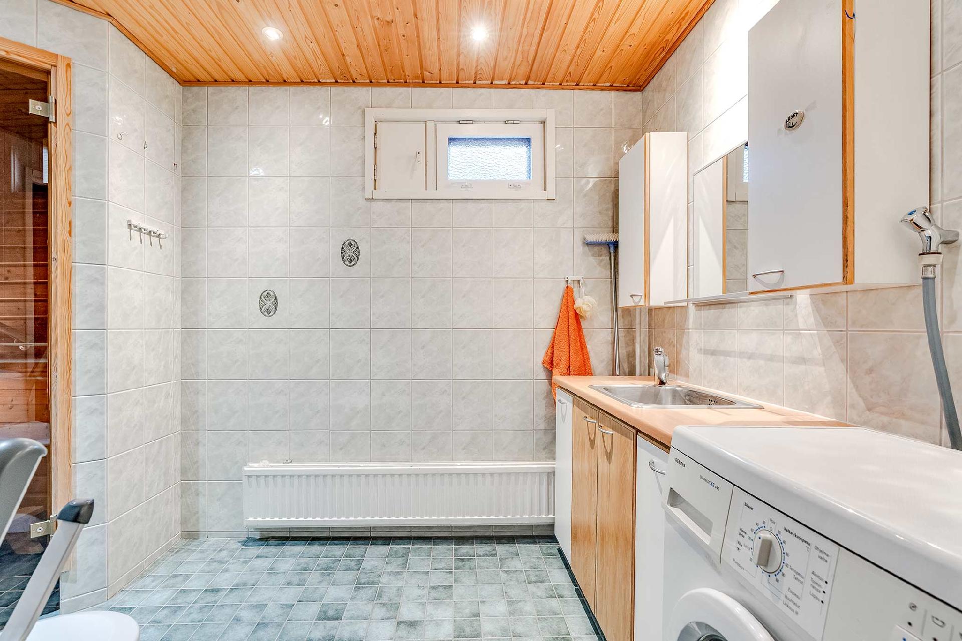 Ikämiestenkatu 22, Lukonmäki, Tampere