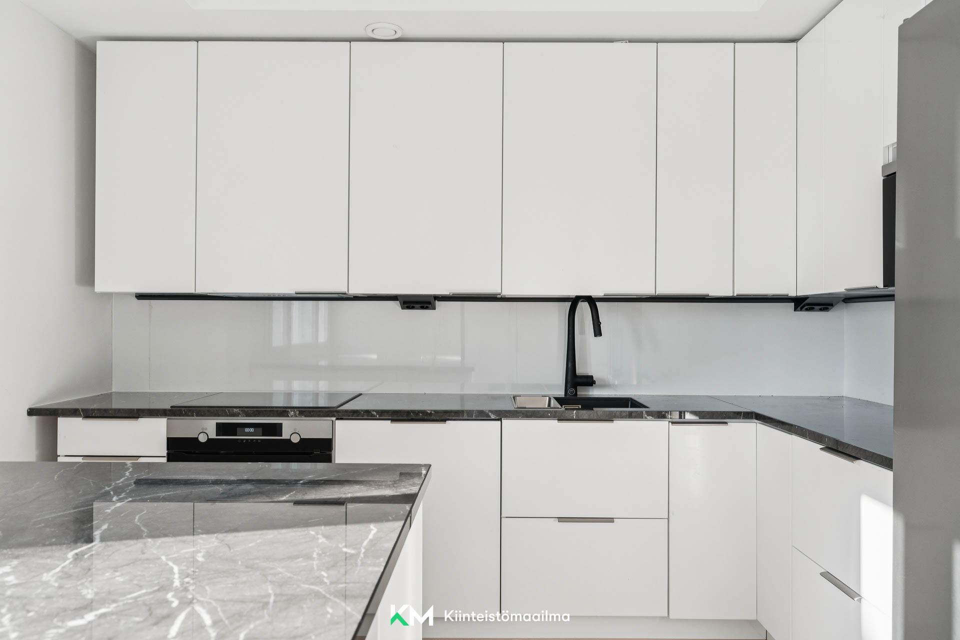 Kivitasot ja ajanmukainen valaistus lisäävät käyttömukavuutta