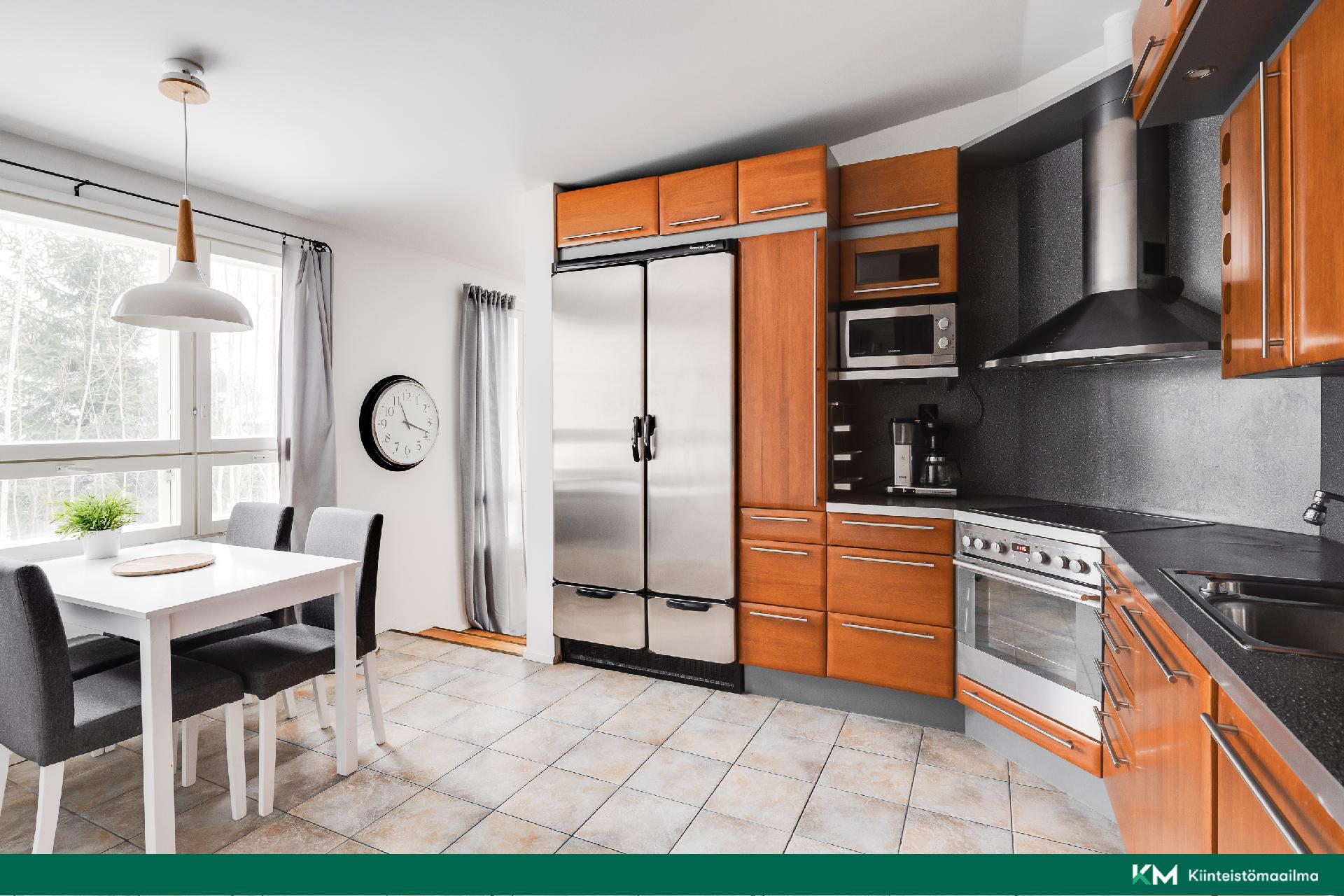 Keittiöön sopii ruokapöytä