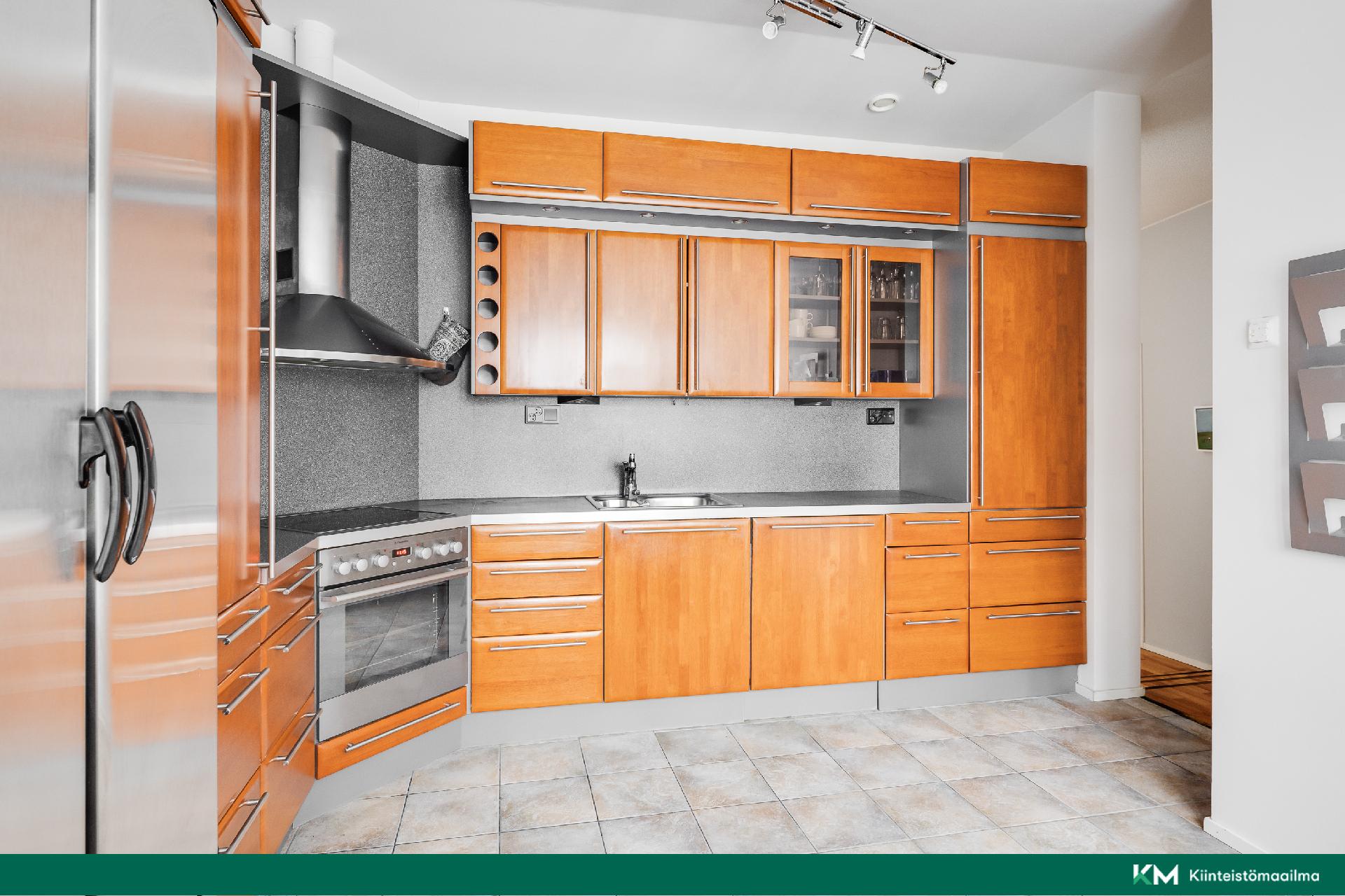 Hyvänkokoinen keittiö