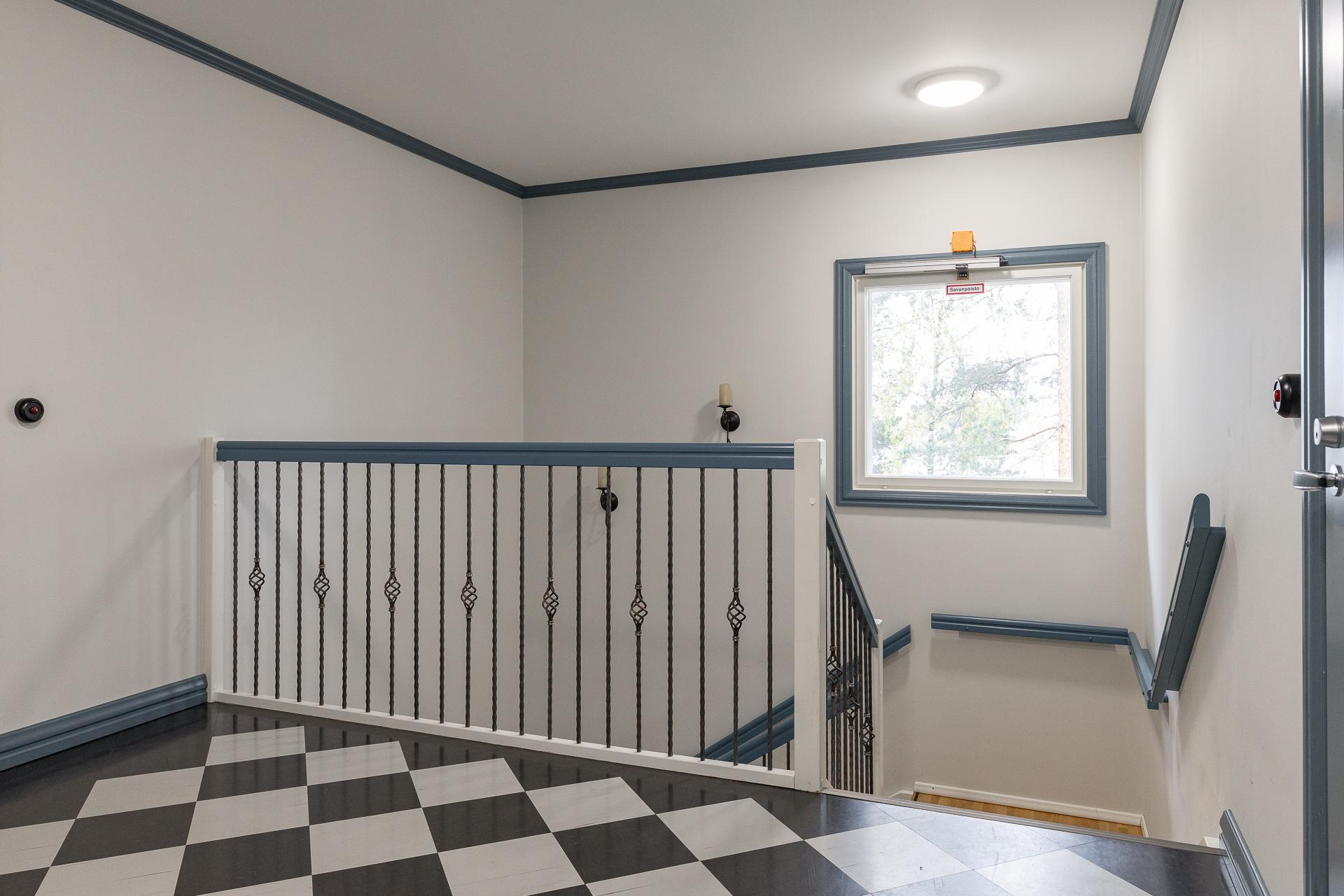 taloyhtiön rappukäytävä