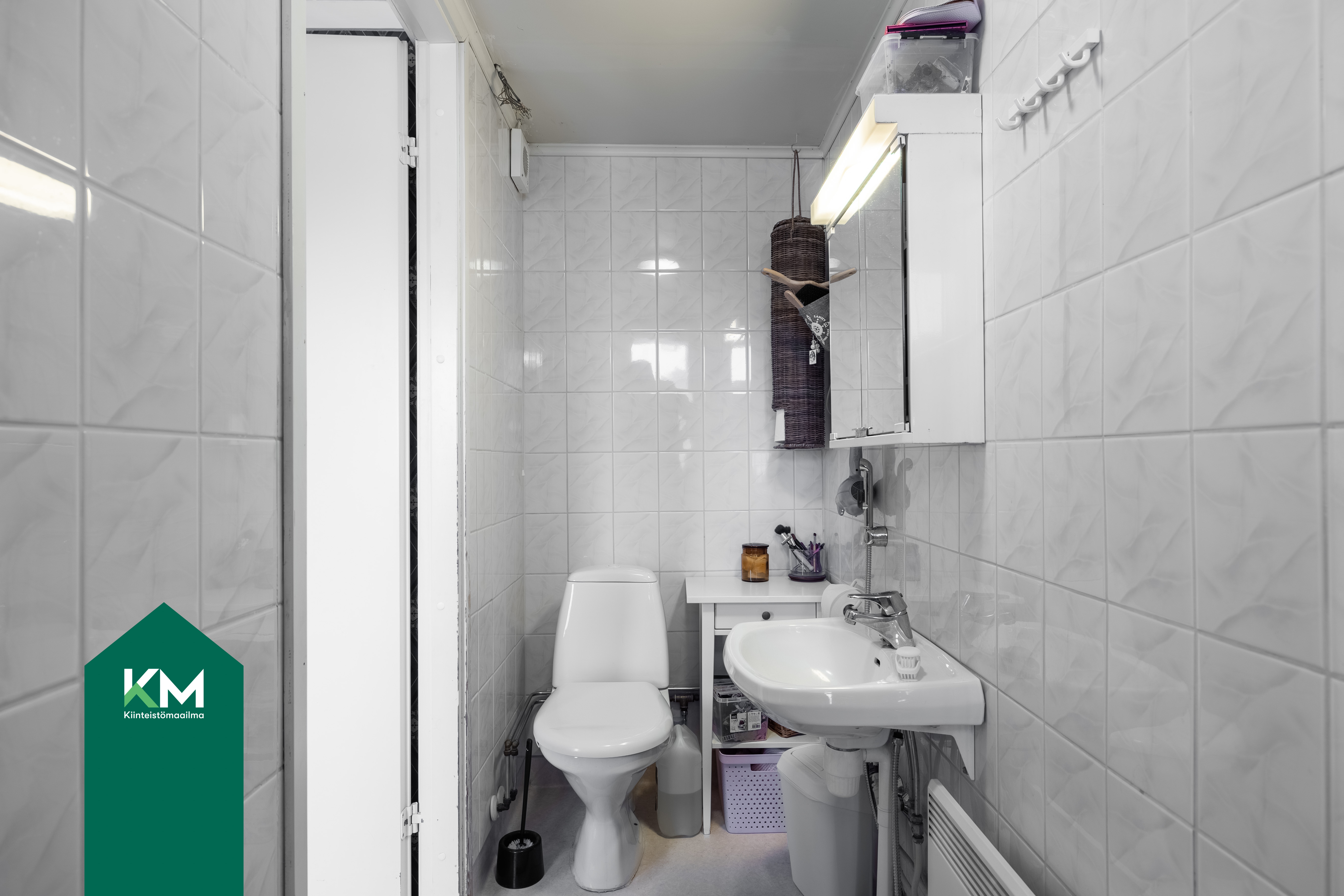 Yläkerran kylpyhuone