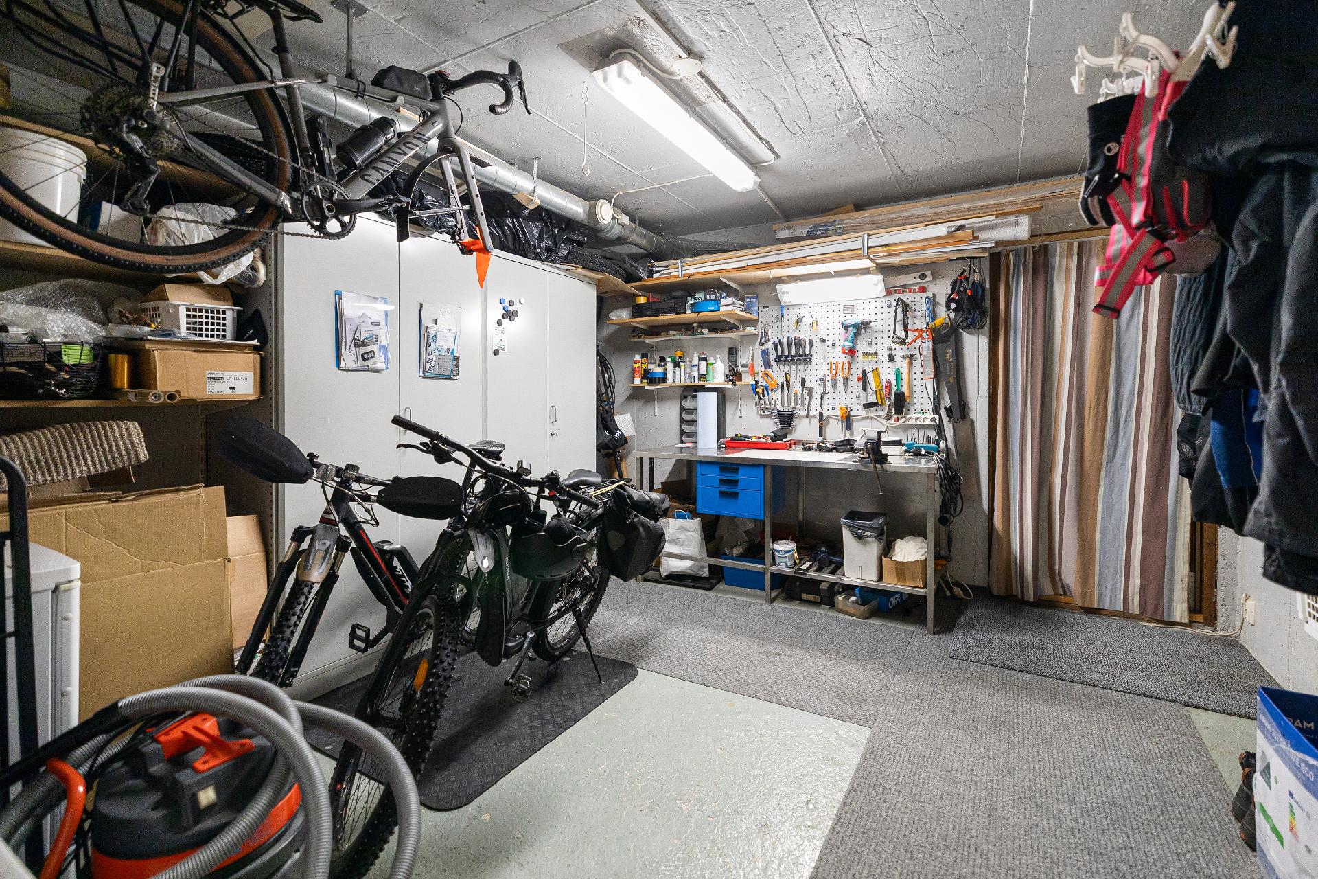 Varasto josta kulku ulos