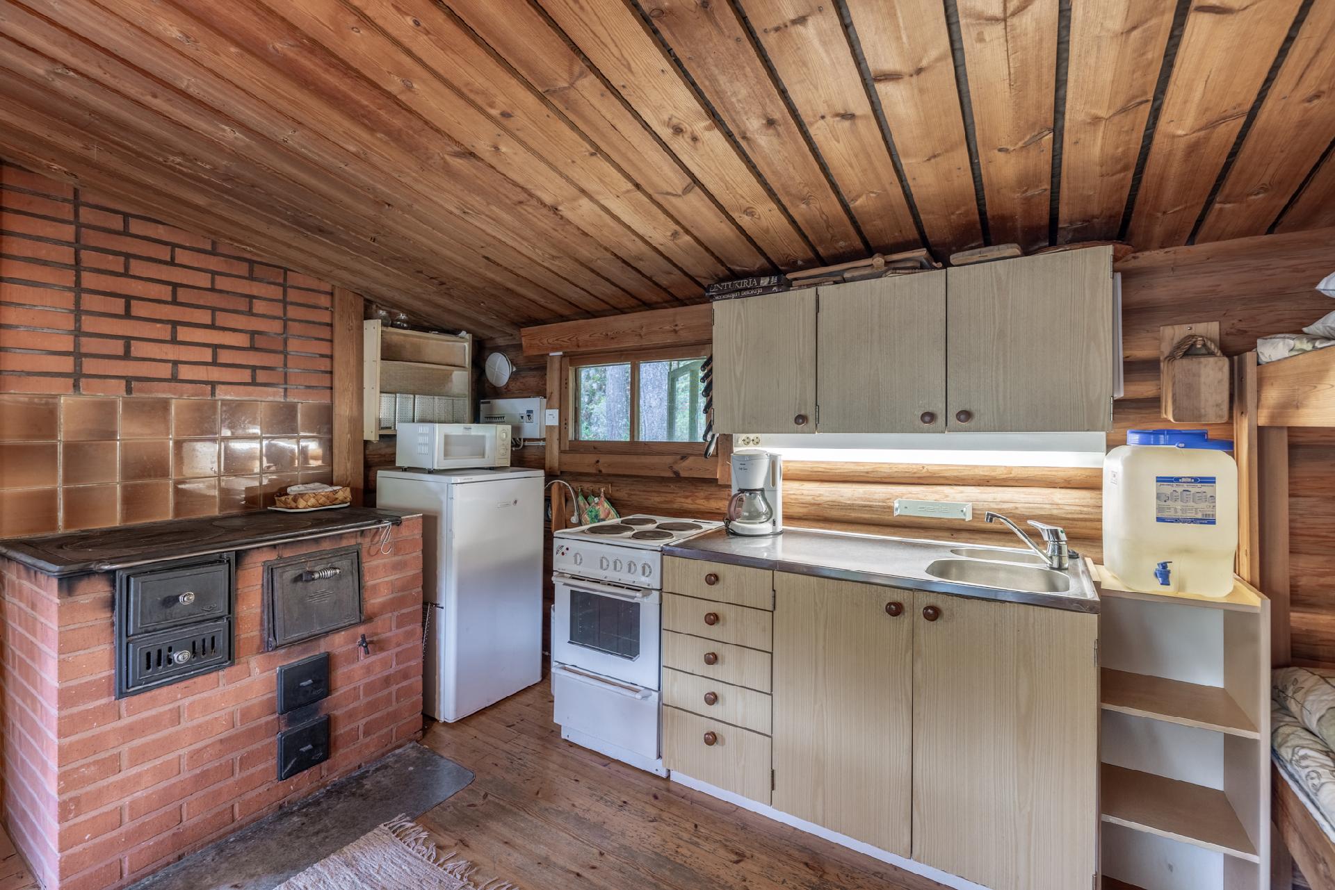 Lämmitys hoituu puuliedellä 