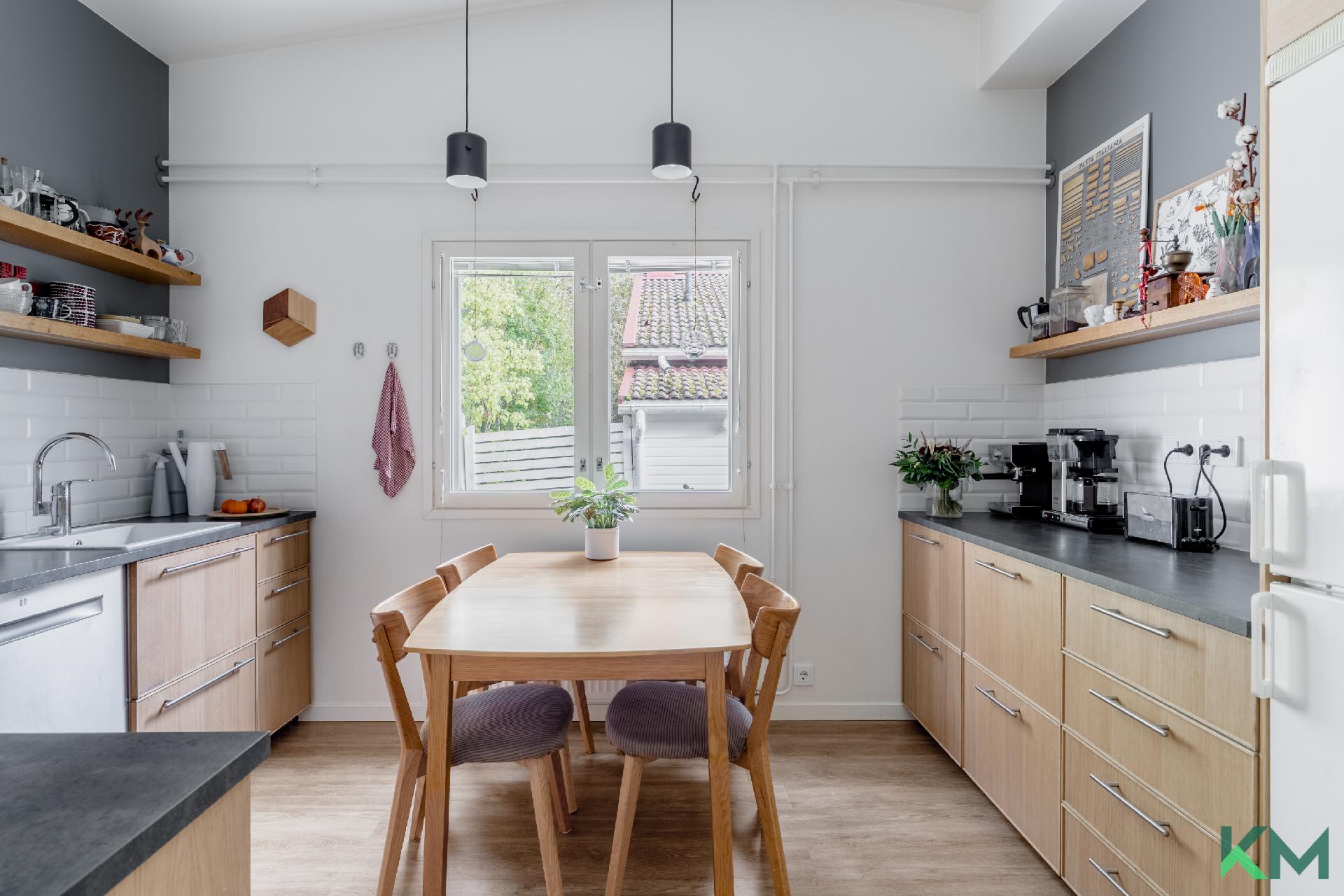 Erinomaisen toimiva keittiö odottaa Sinua kauniissa kodissa