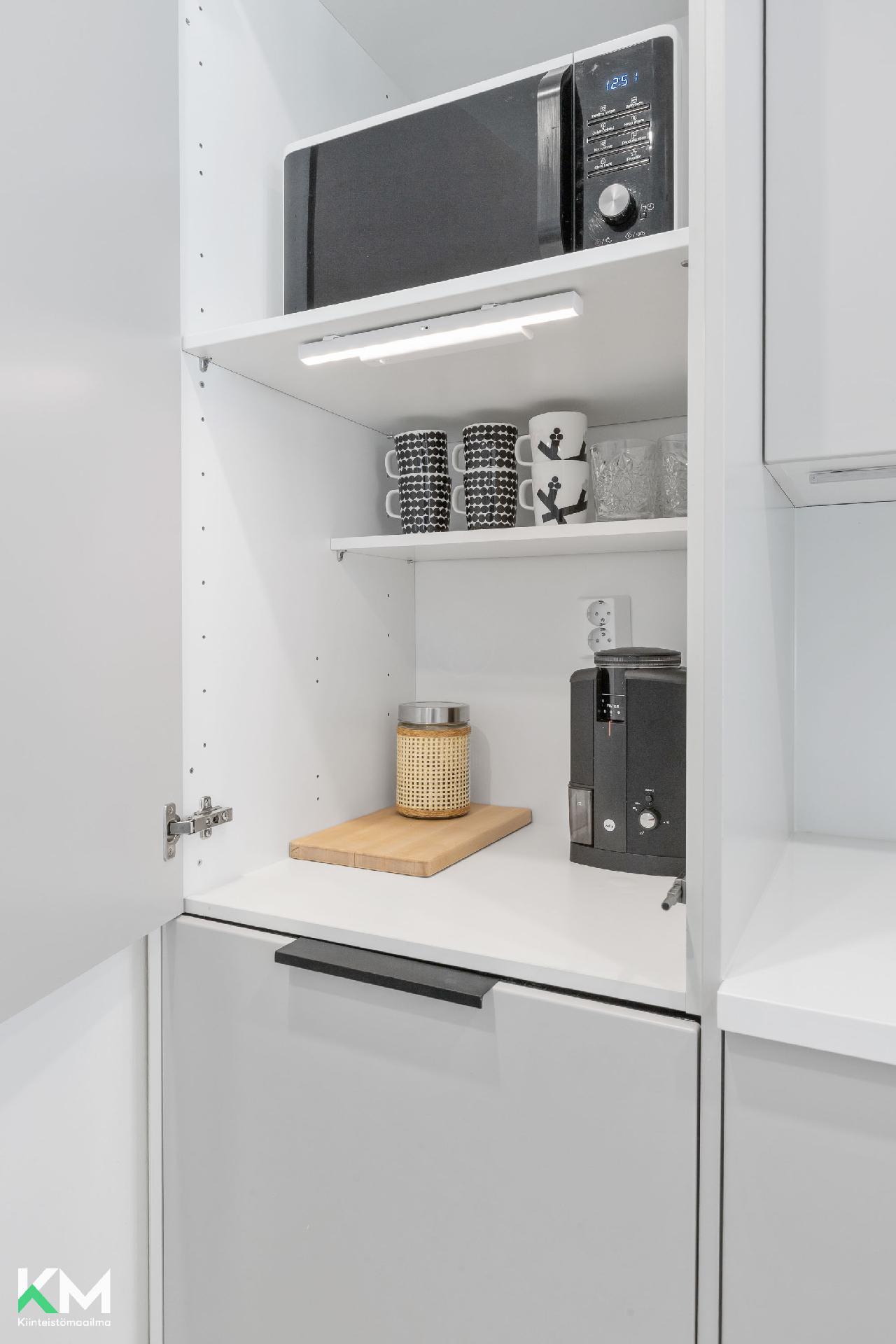 Keittiön aamiaiskaappi kuva 2.