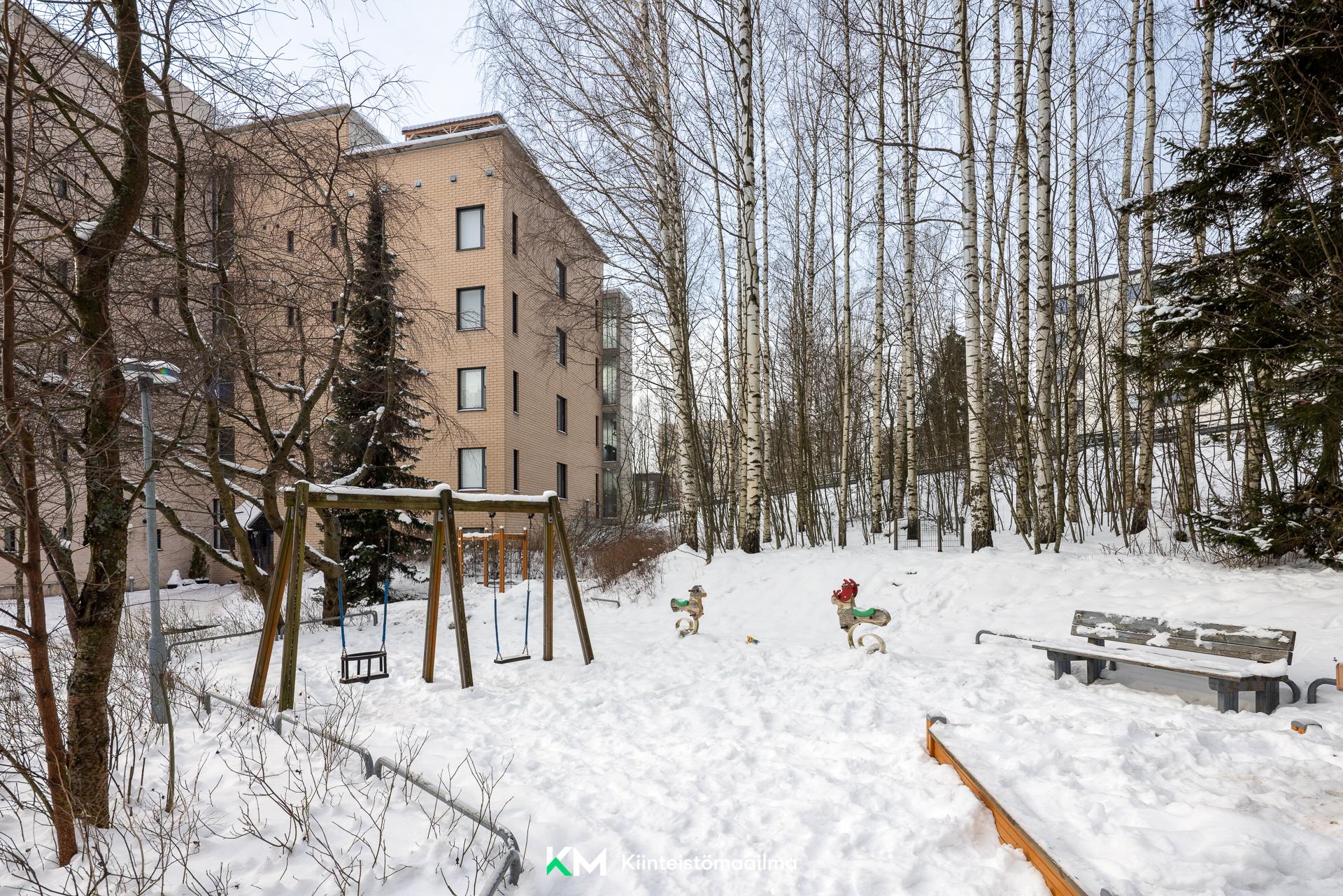 Yhtiön leikkipaikka