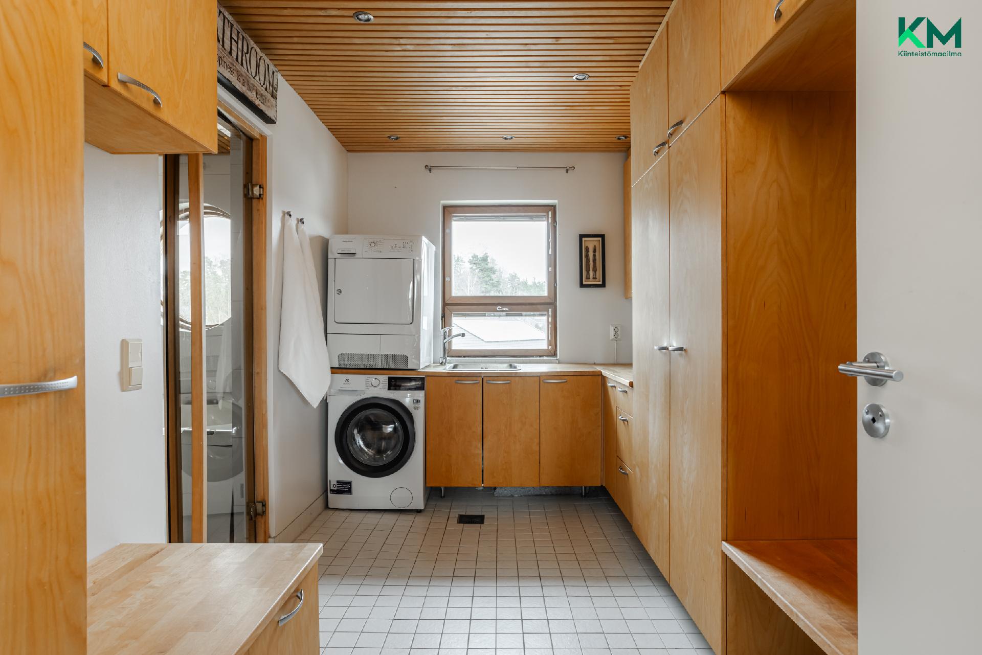 Yläkerran kodinhoitohuone 