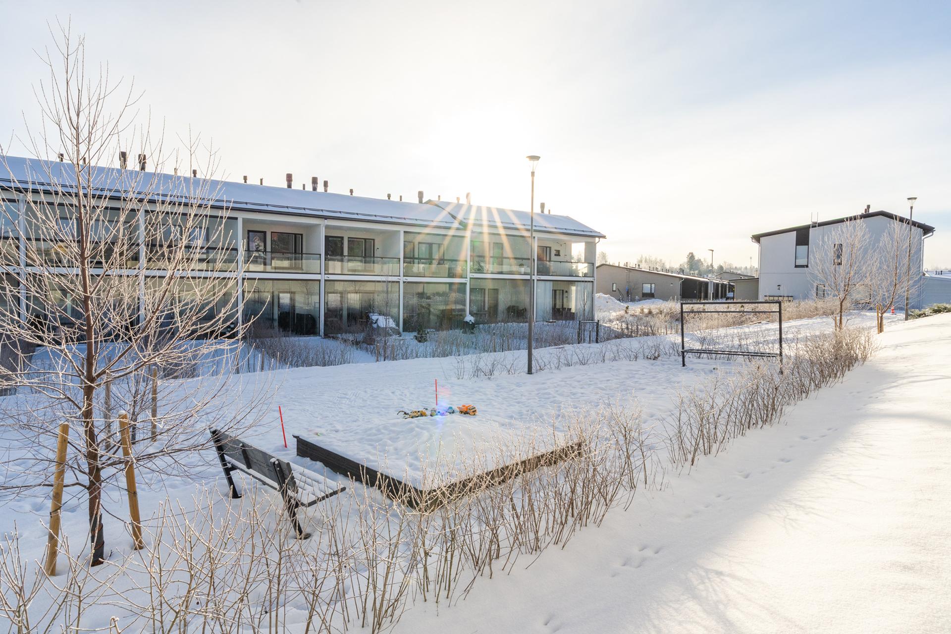 Taloyhtiön leikkipiha